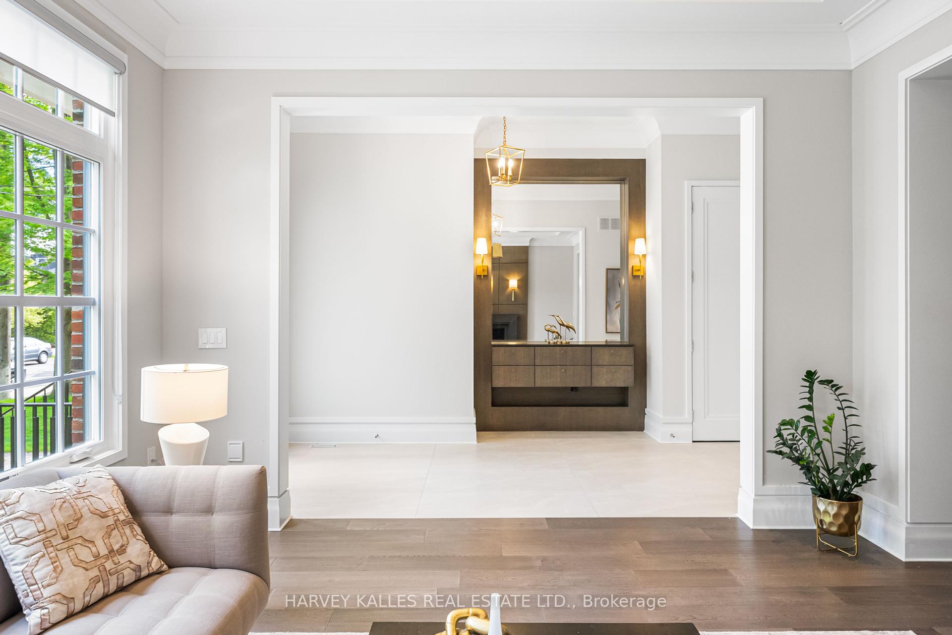 163 Cortleigh Boulevard