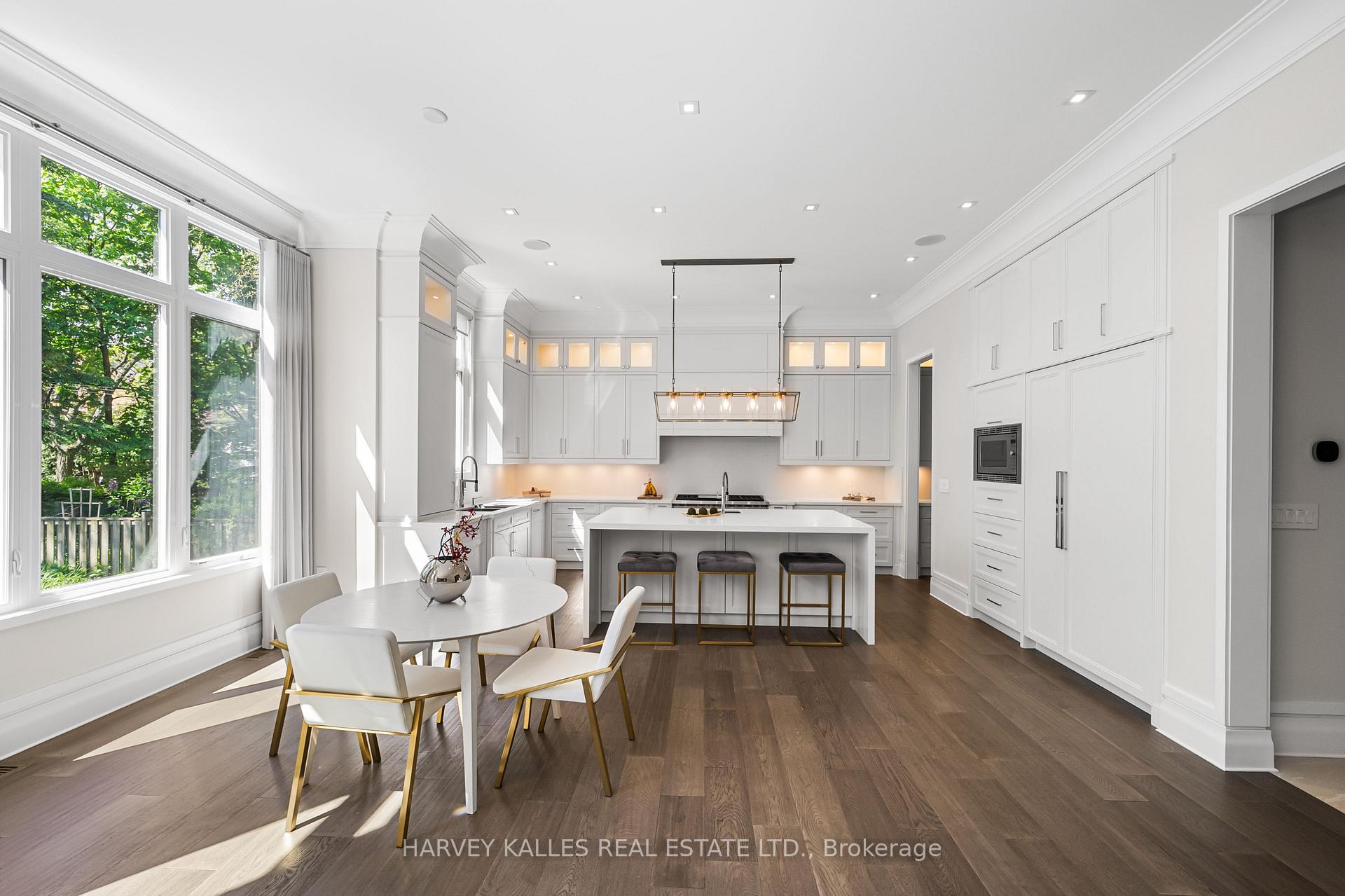 163 Cortleigh Boulevard