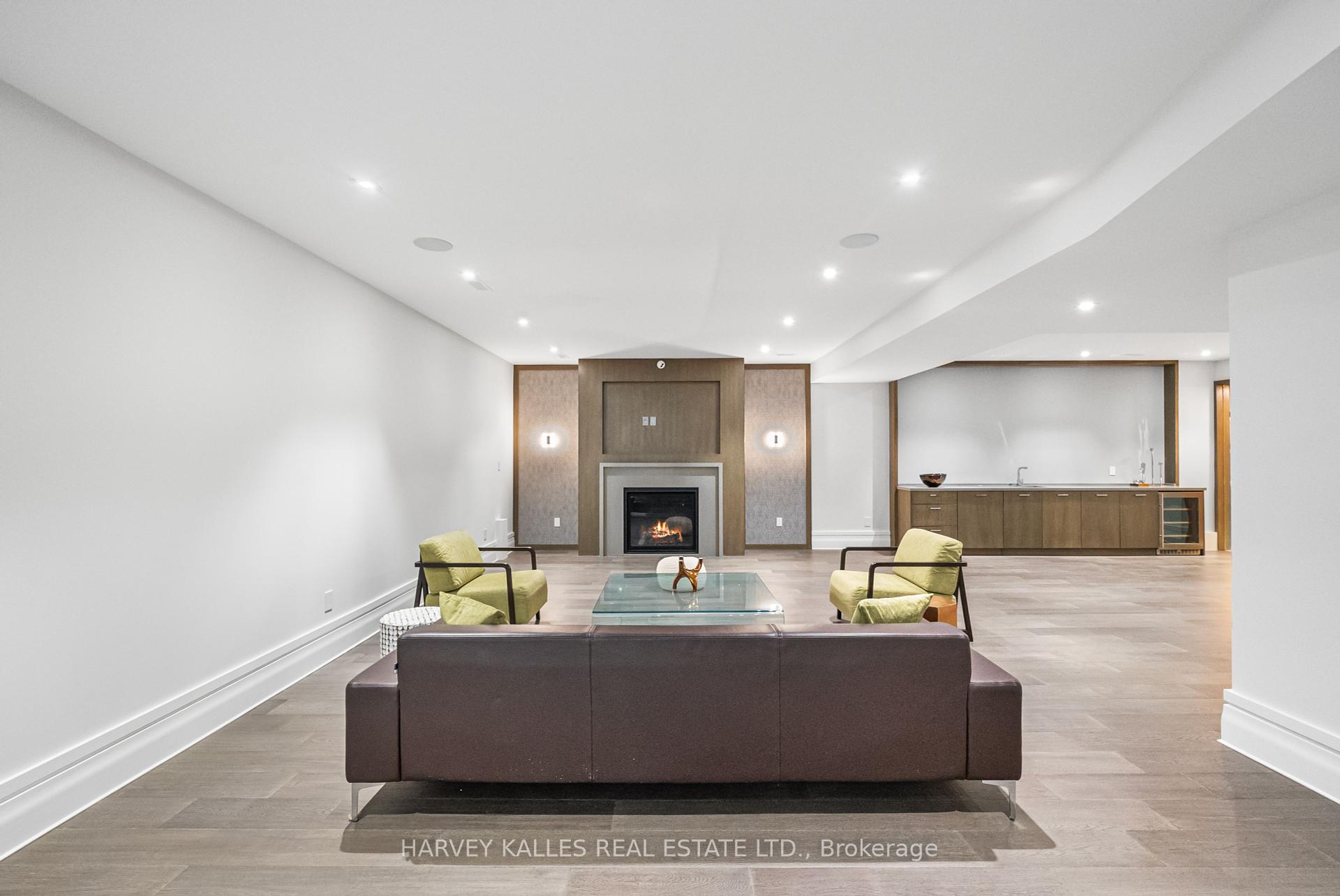 163 Cortleigh Boulevard