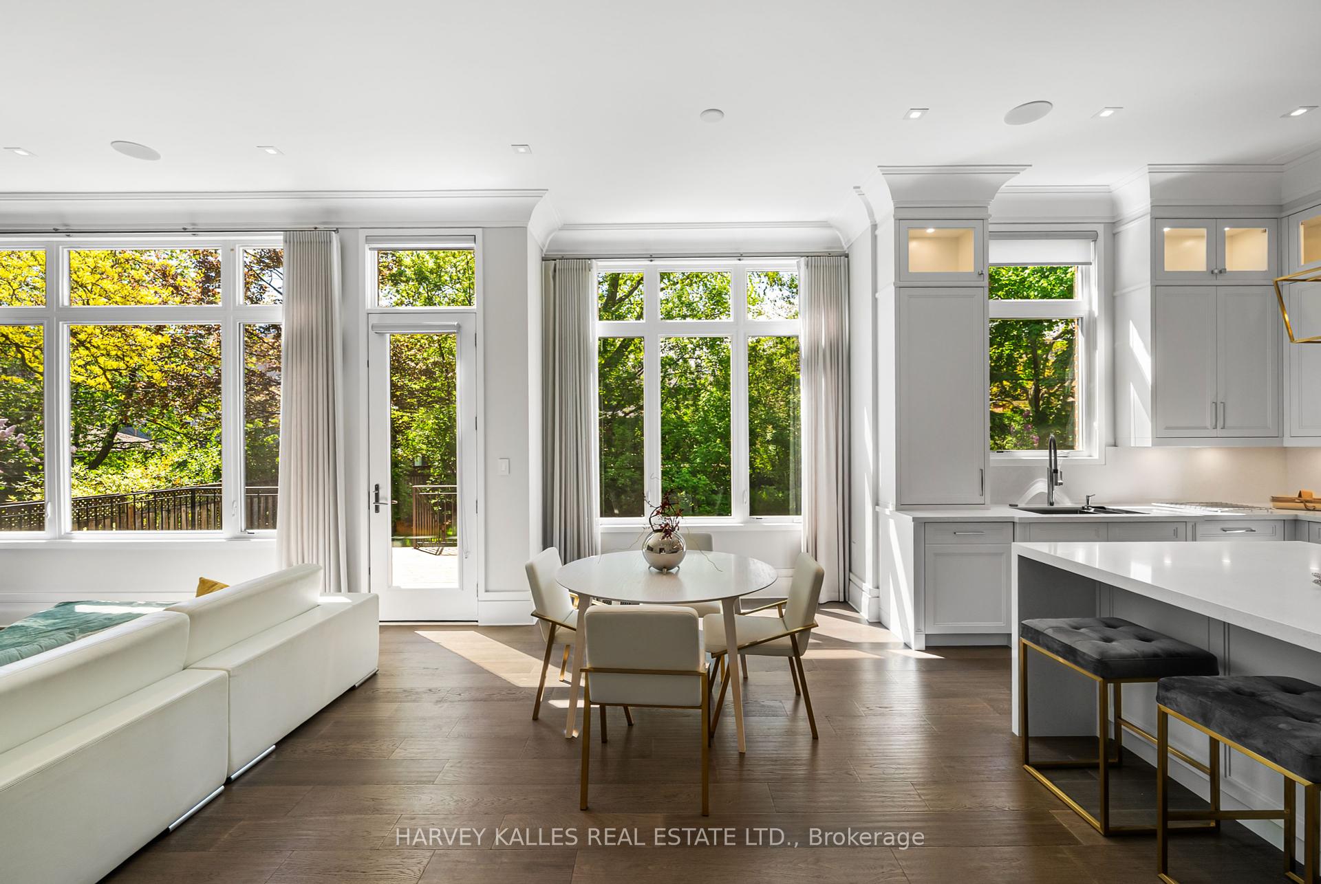 163 Cortleigh Boulevard