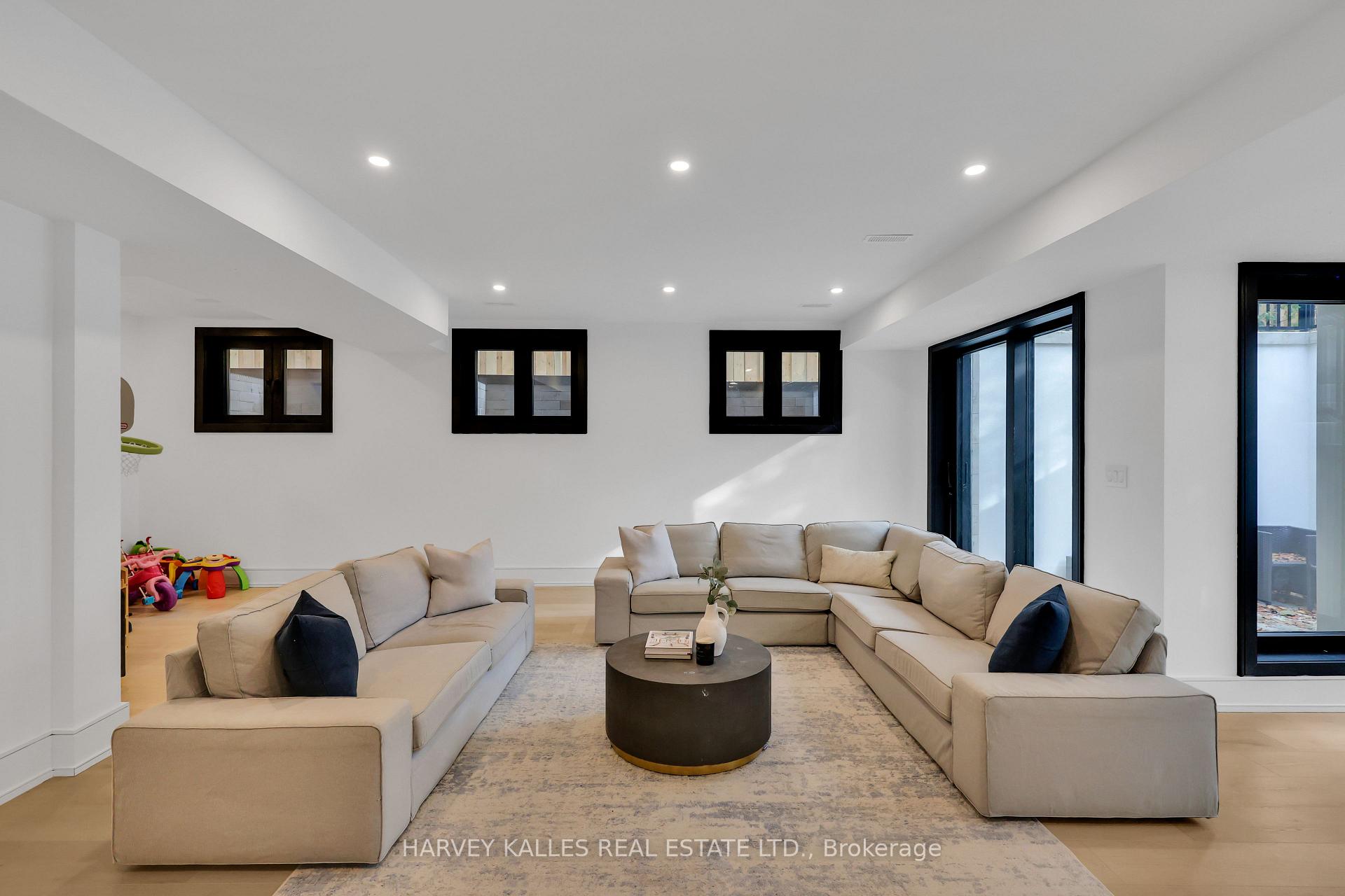 159 Cortleigh Boulevard