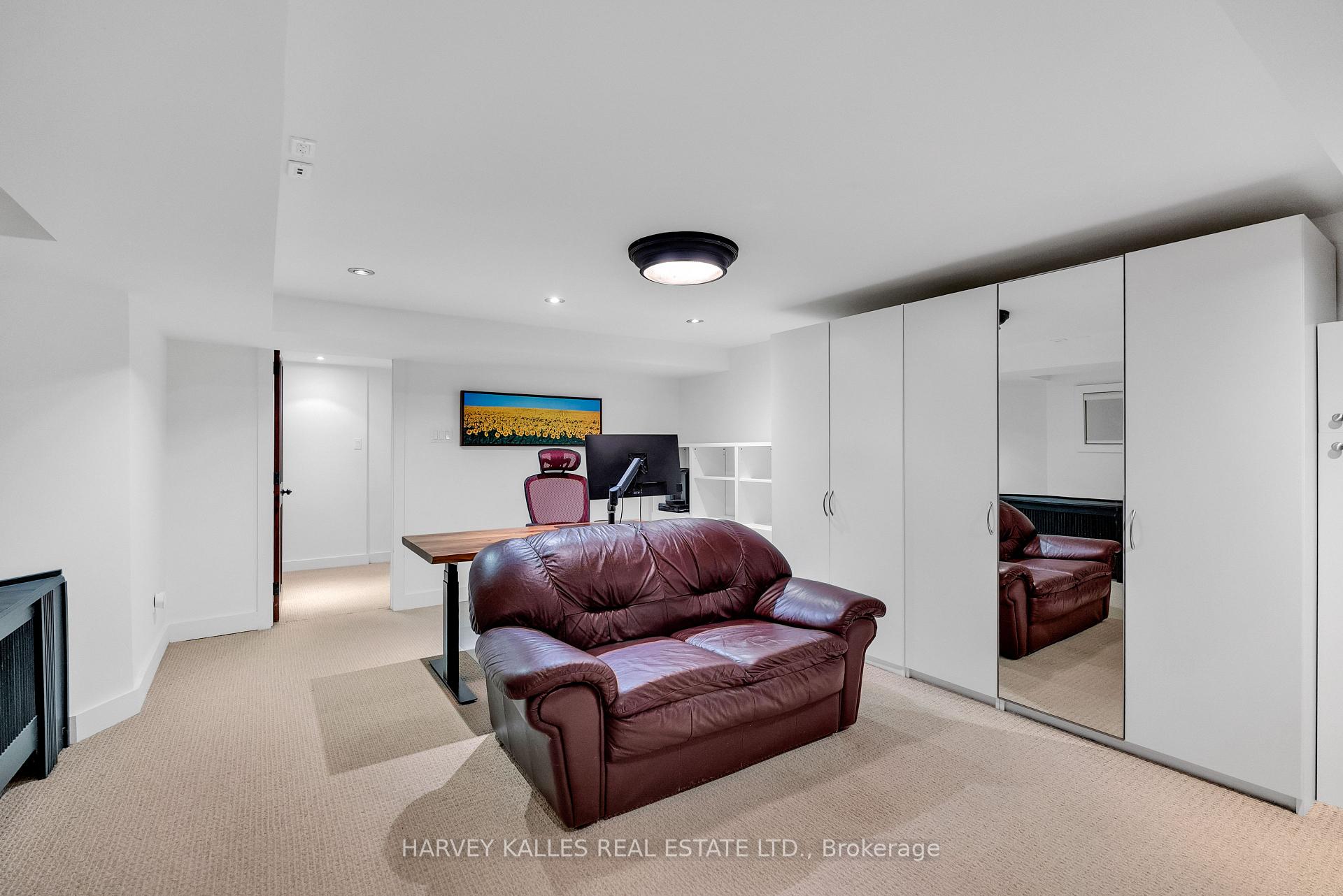 72 Teddington Park Avenue