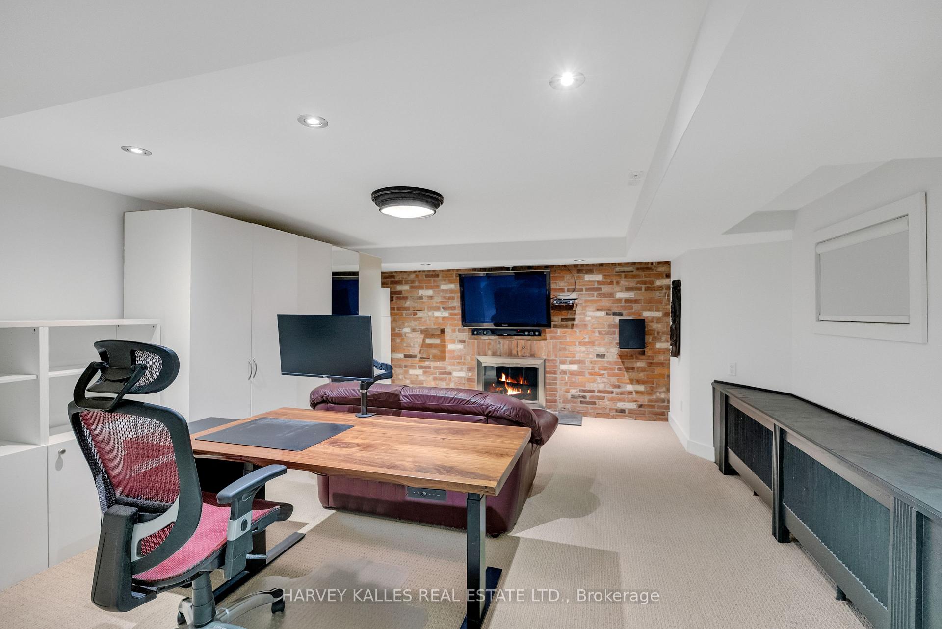 72 Teddington Park Avenue