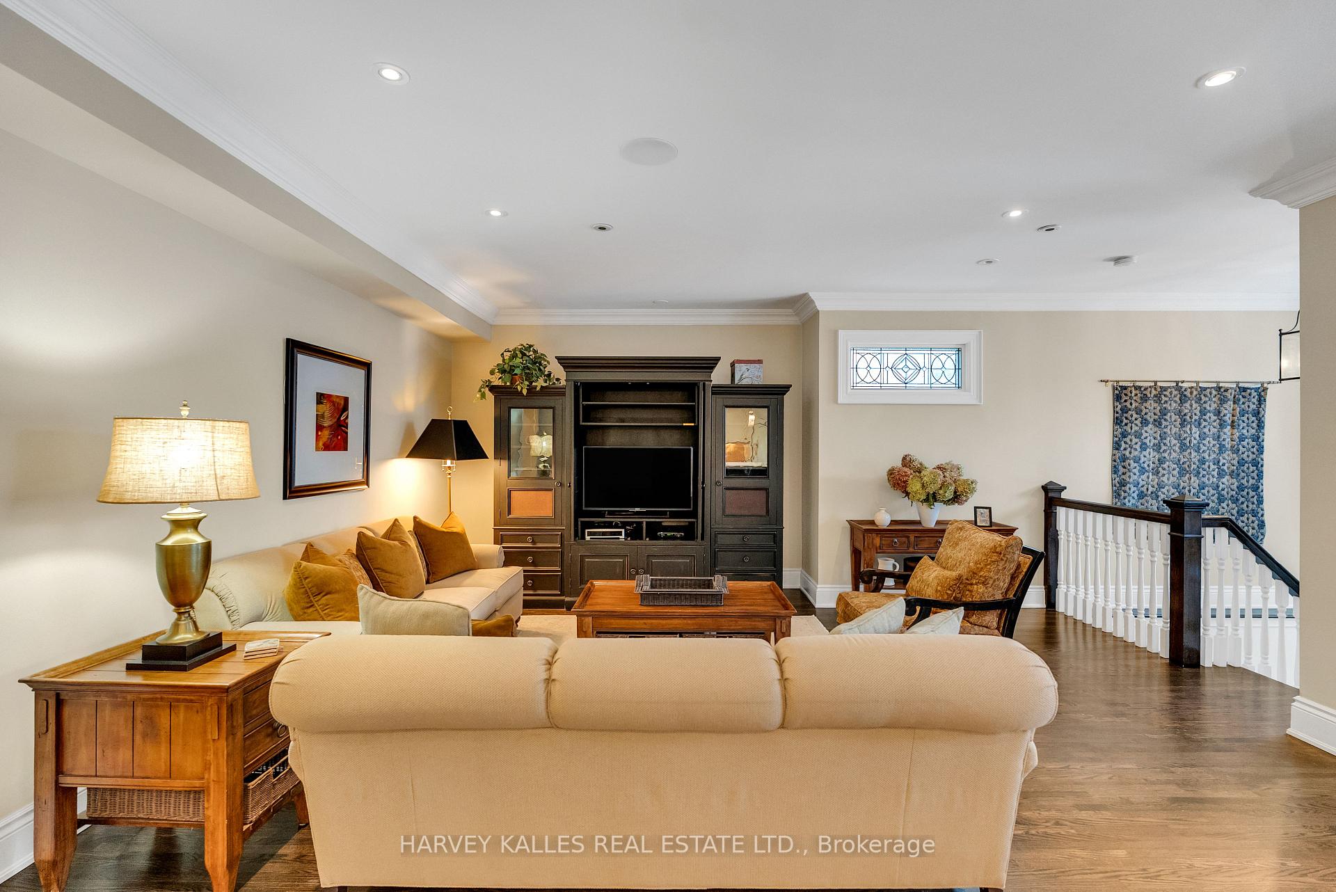 72 Teddington Park Avenue