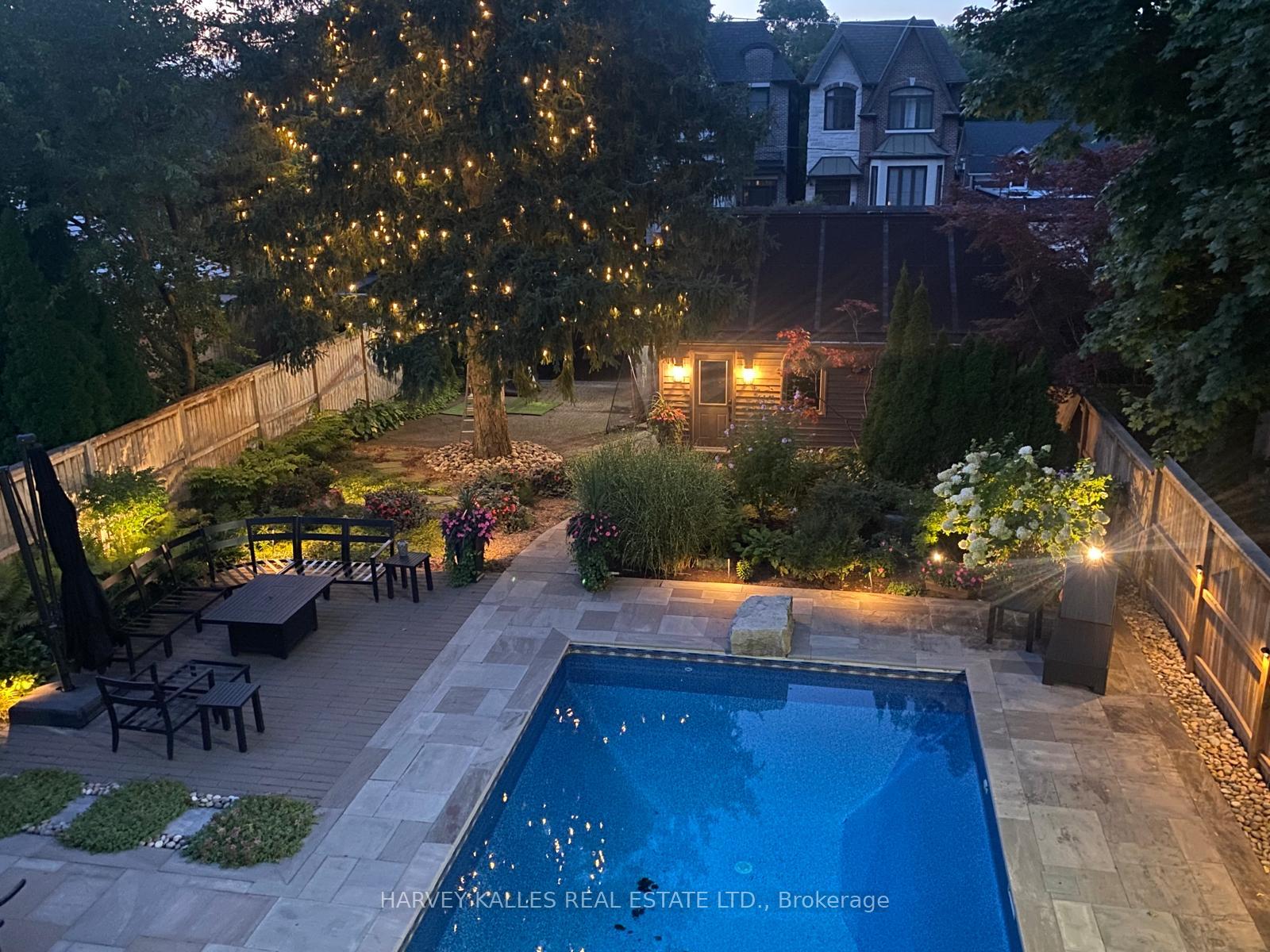 72 Teddington Park Avenue