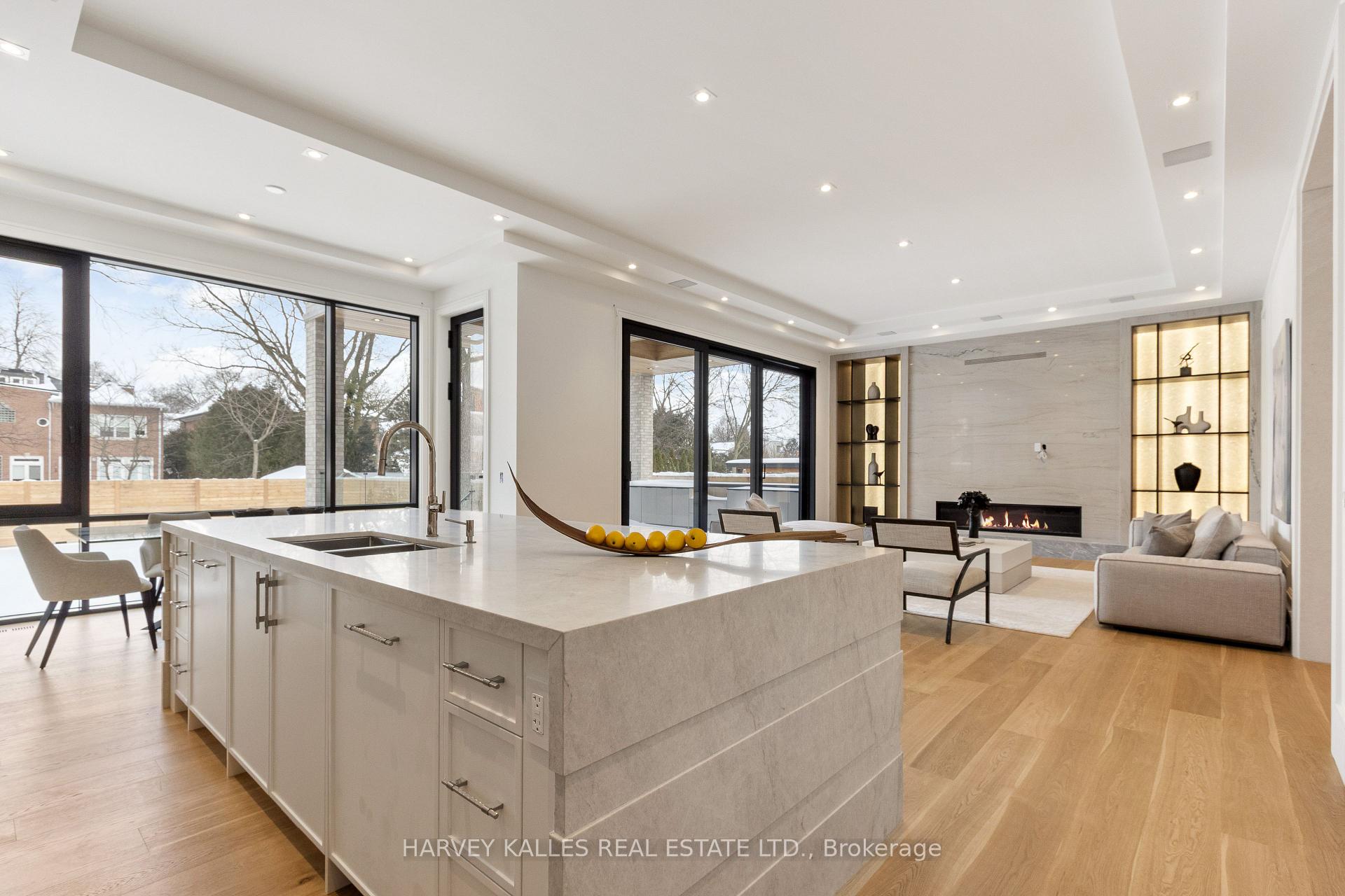 370 Glengrove Avenue W