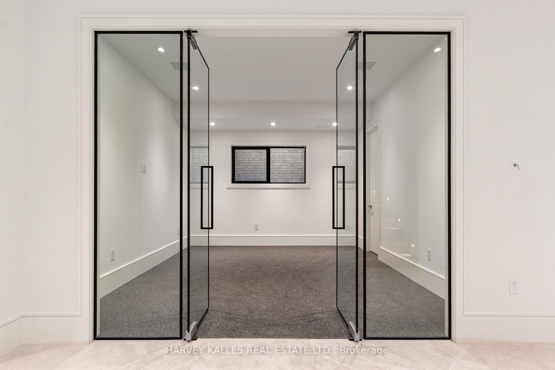 370 Glengrove Avenue W