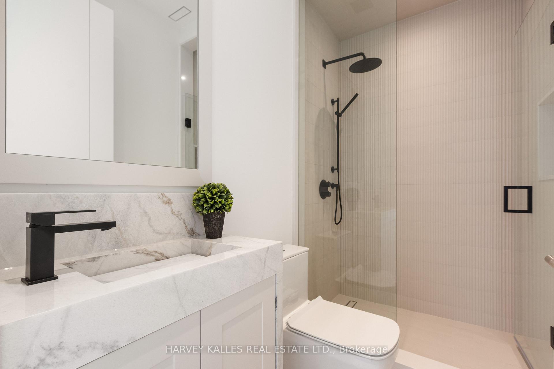 370 Glengrove Avenue W