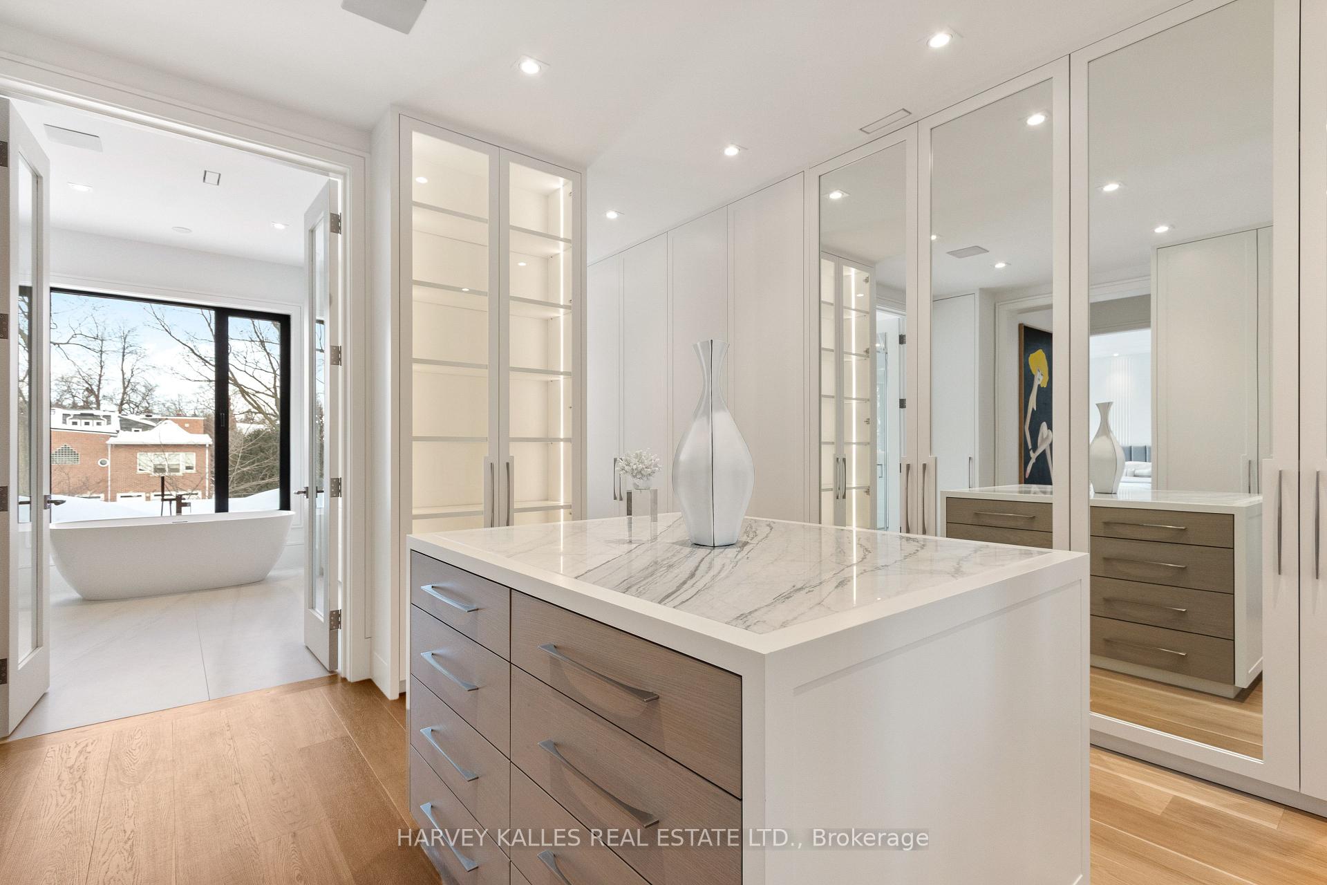 370 Glengrove Avenue W