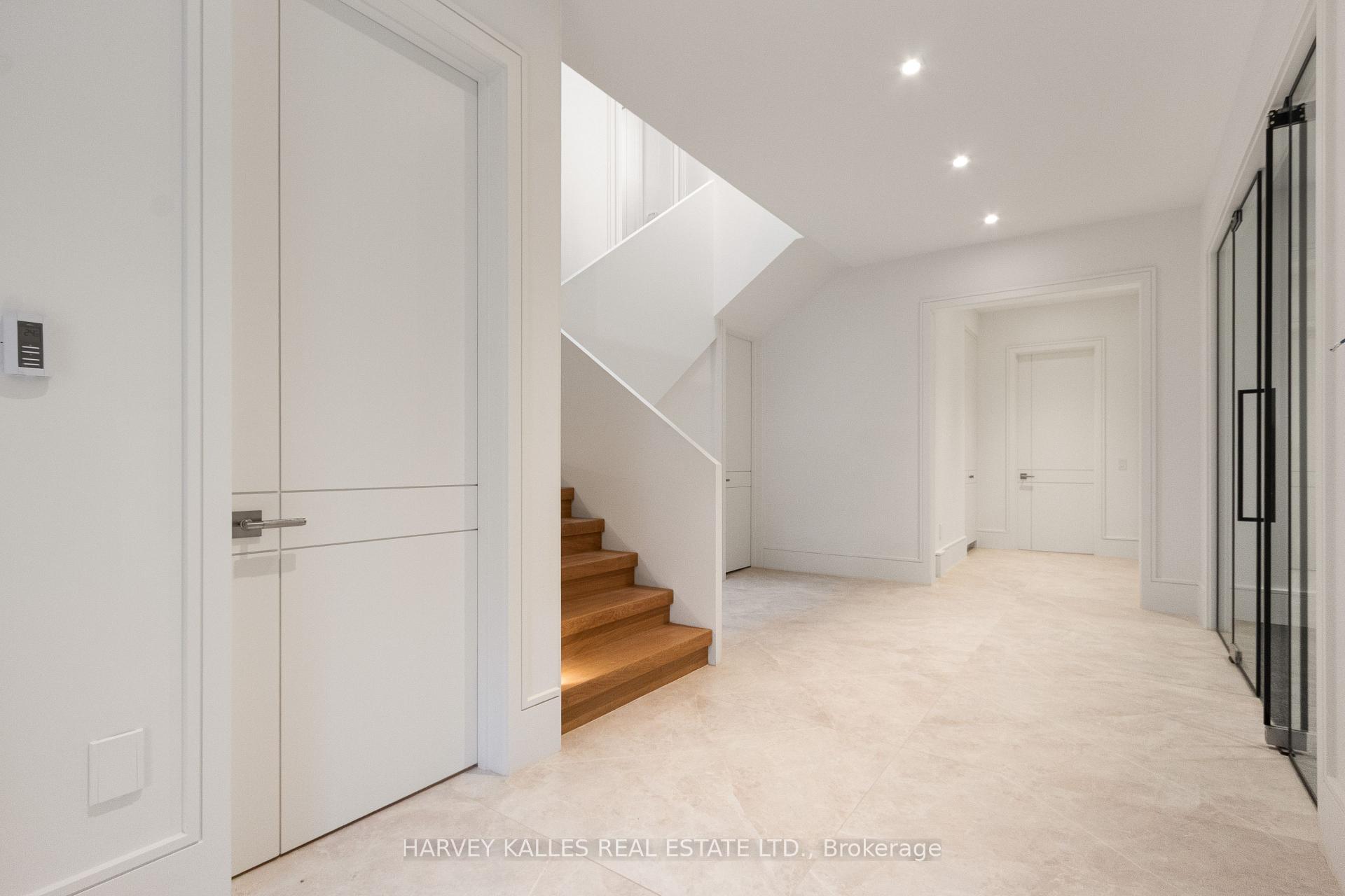 370 Glengrove Avenue W