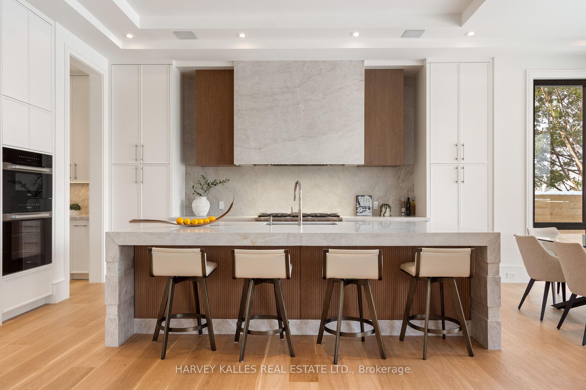 370 Glengrove Avenue W