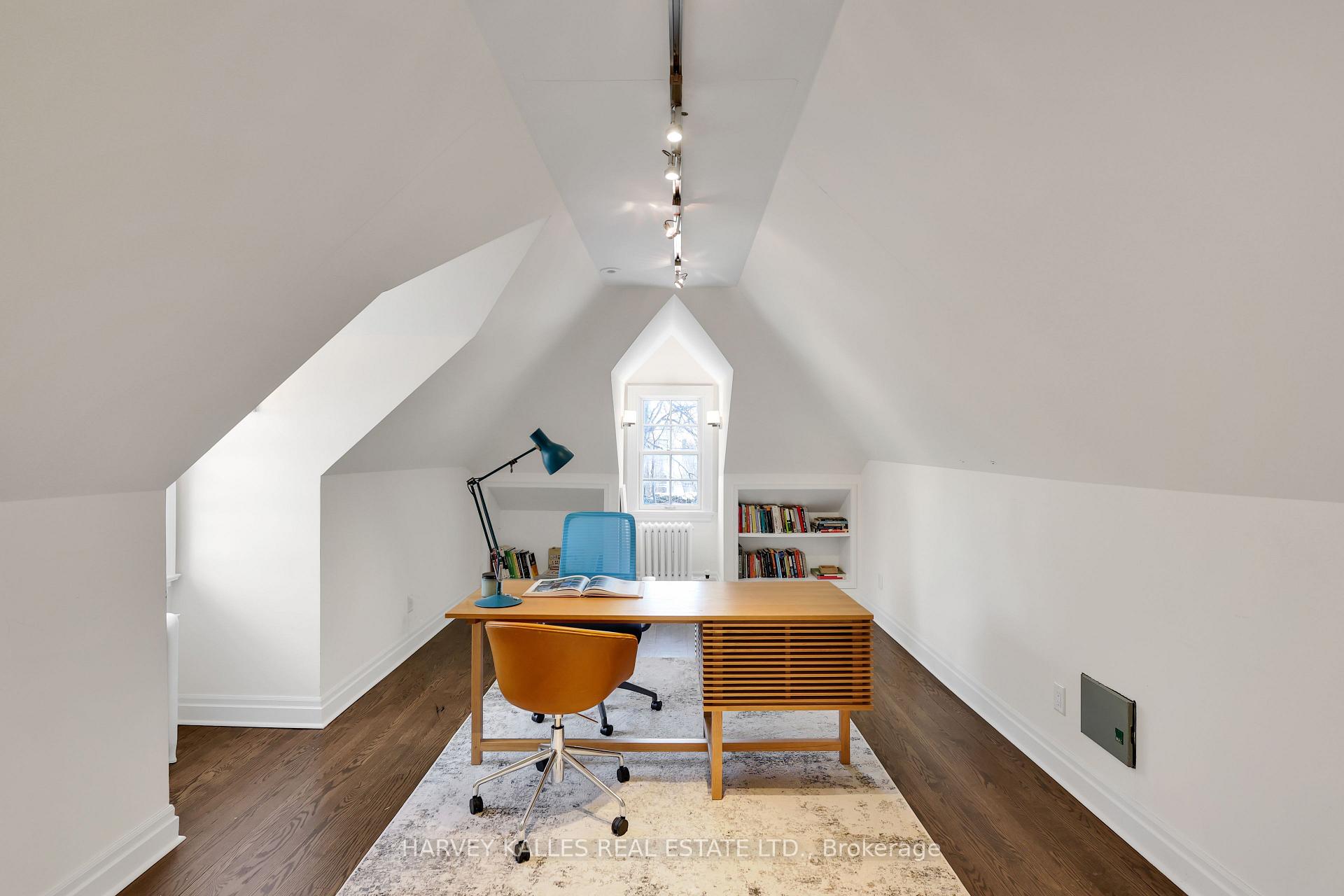 444 Russell Hill Road