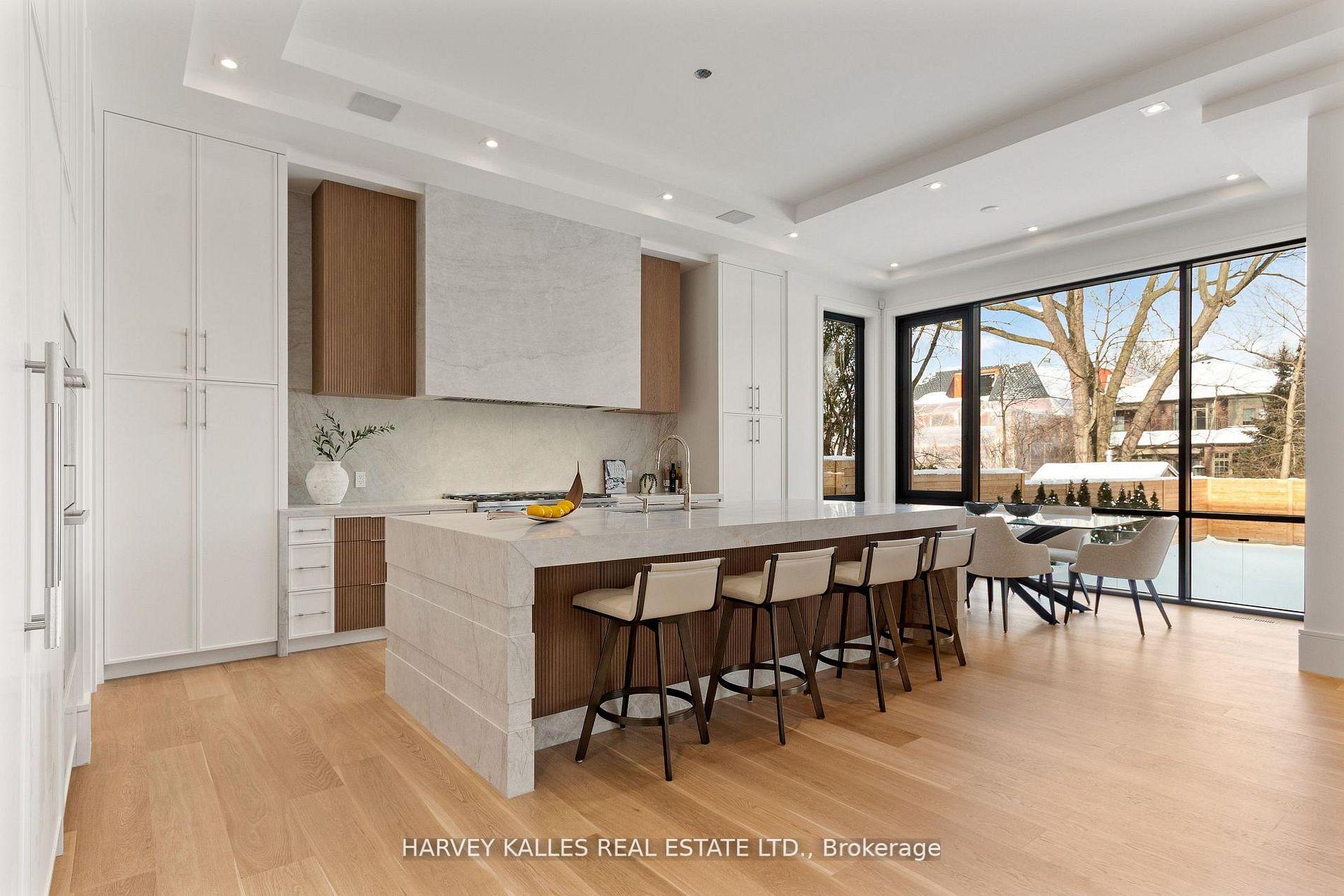 370 Glengrove Avenue W