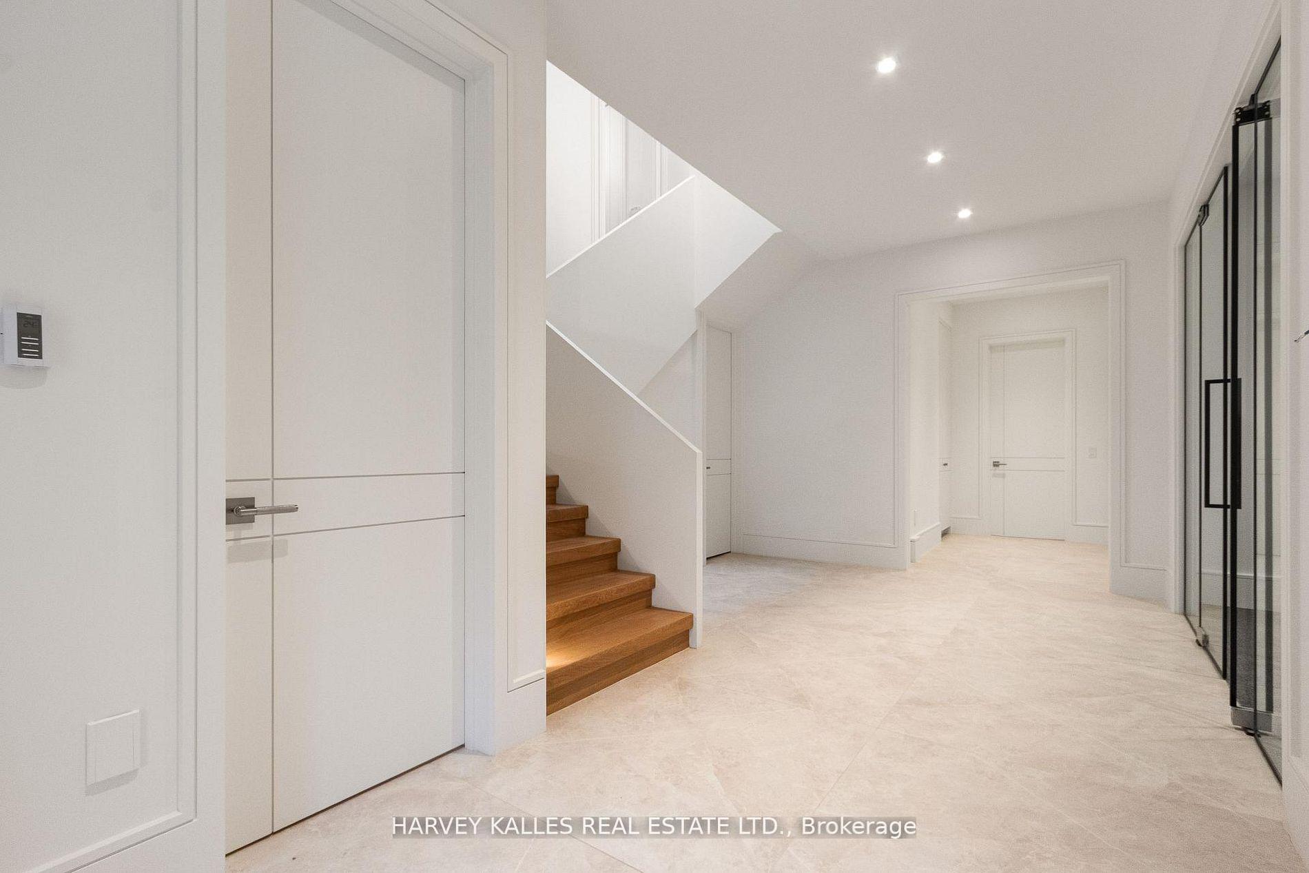 370 Glengrove Avenue W