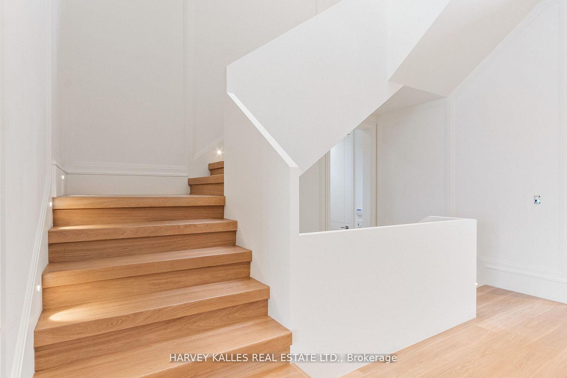 370 Glengrove Avenue W