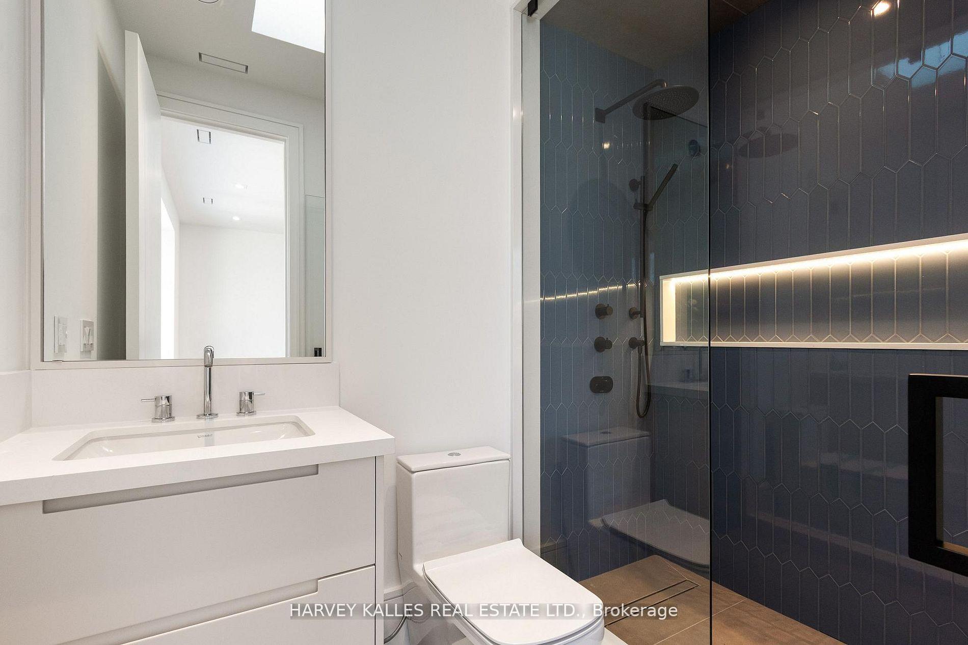 370 Glengrove Avenue W