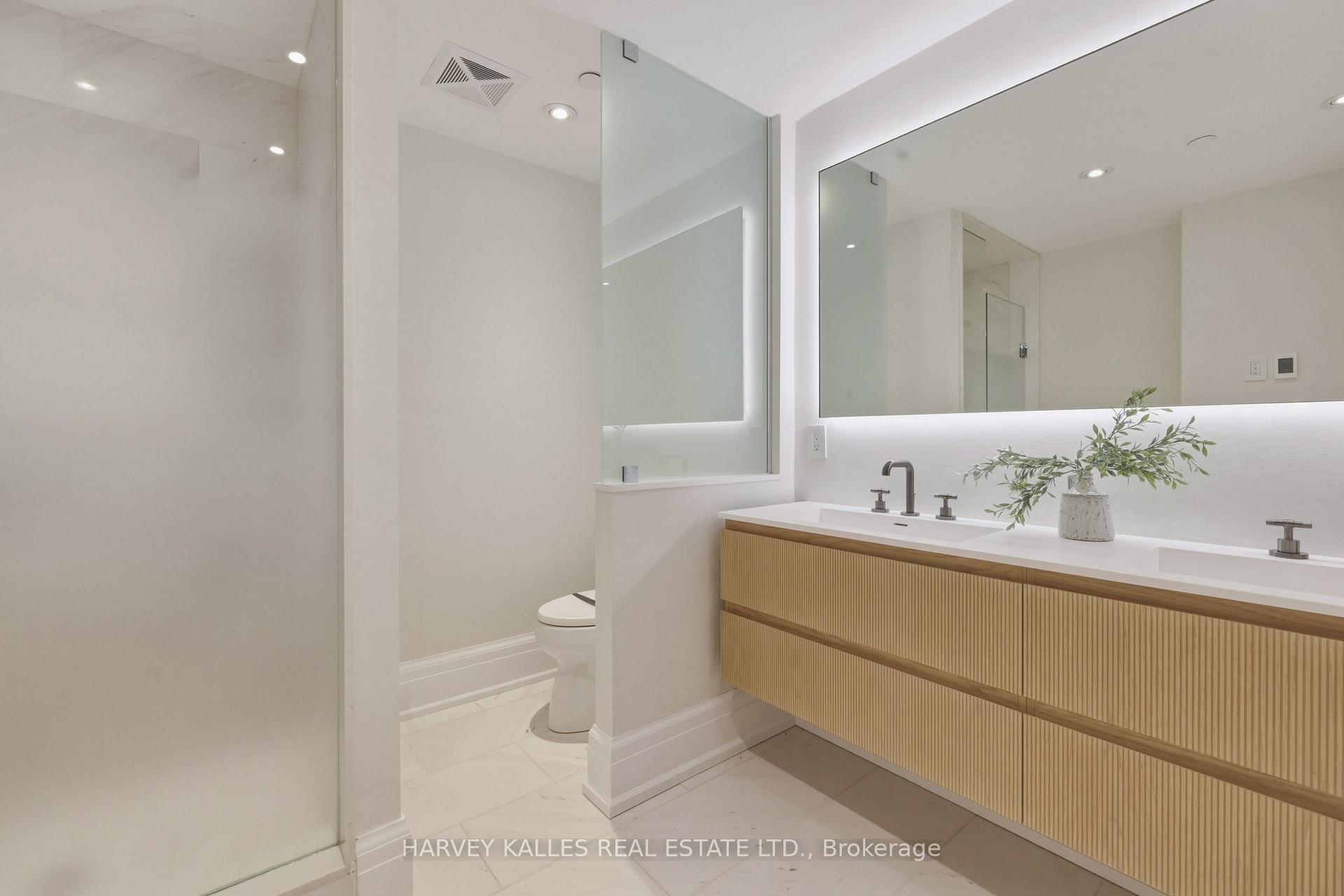 181 Davenport Road 808