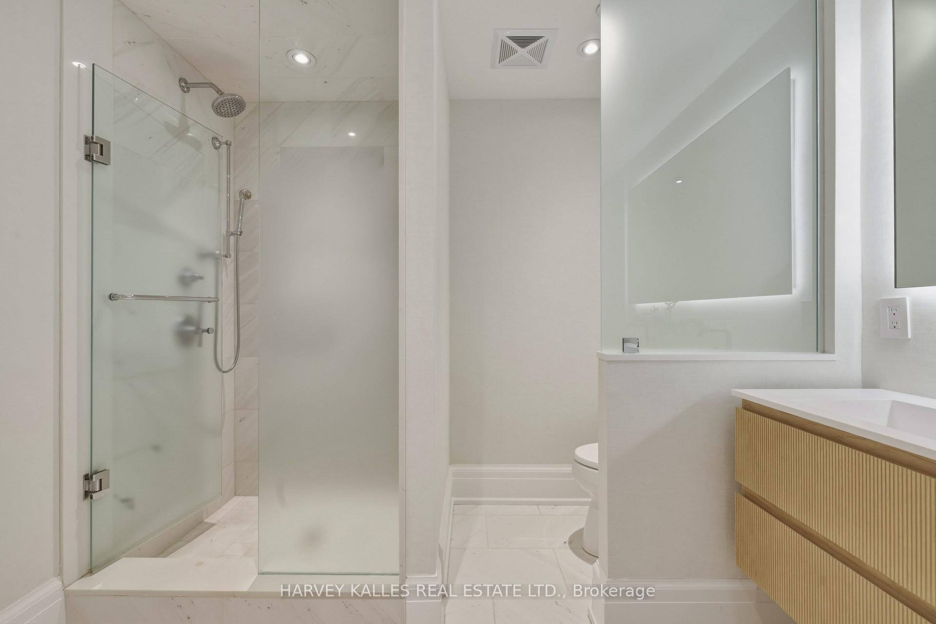 181 Davenport Road 808