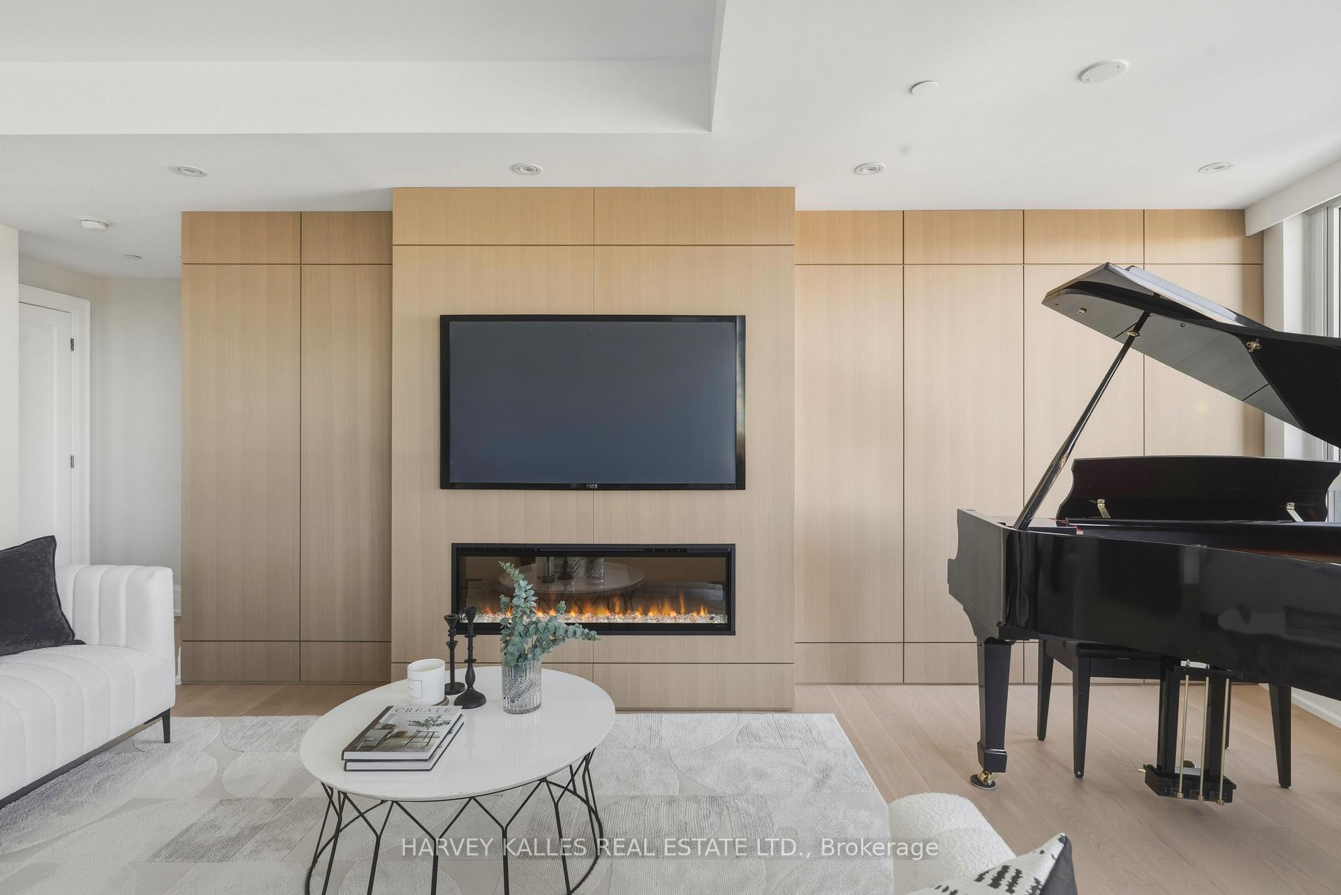 181 Davenport Road 808