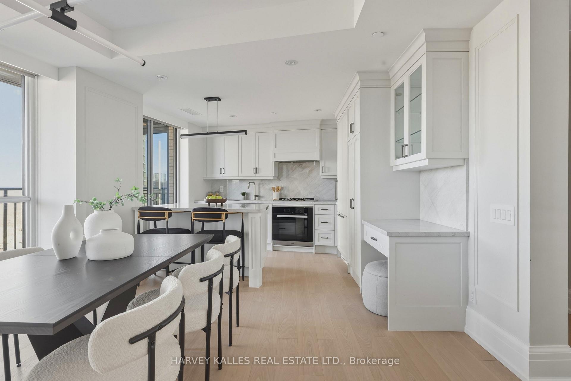 181 Davenport Road 808