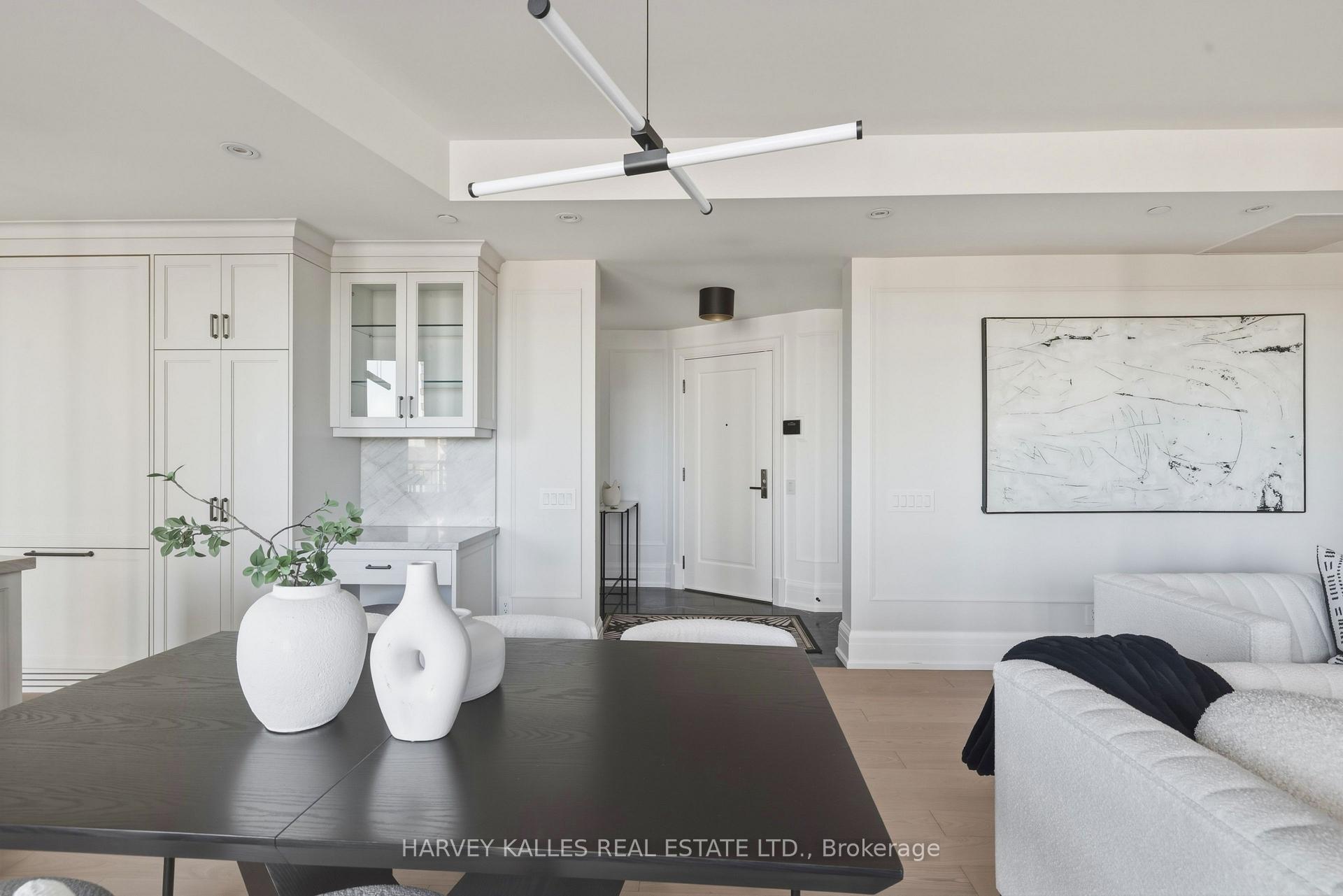 181 Davenport Road 808