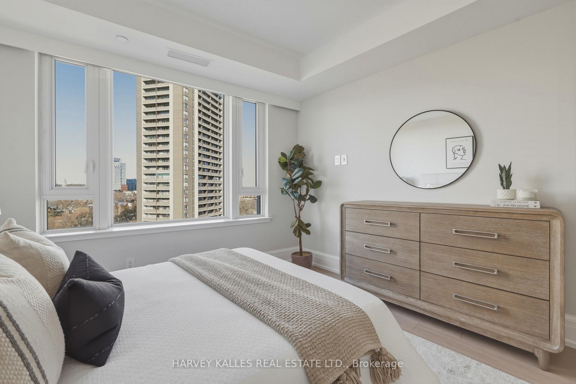 181 Davenport Road 808