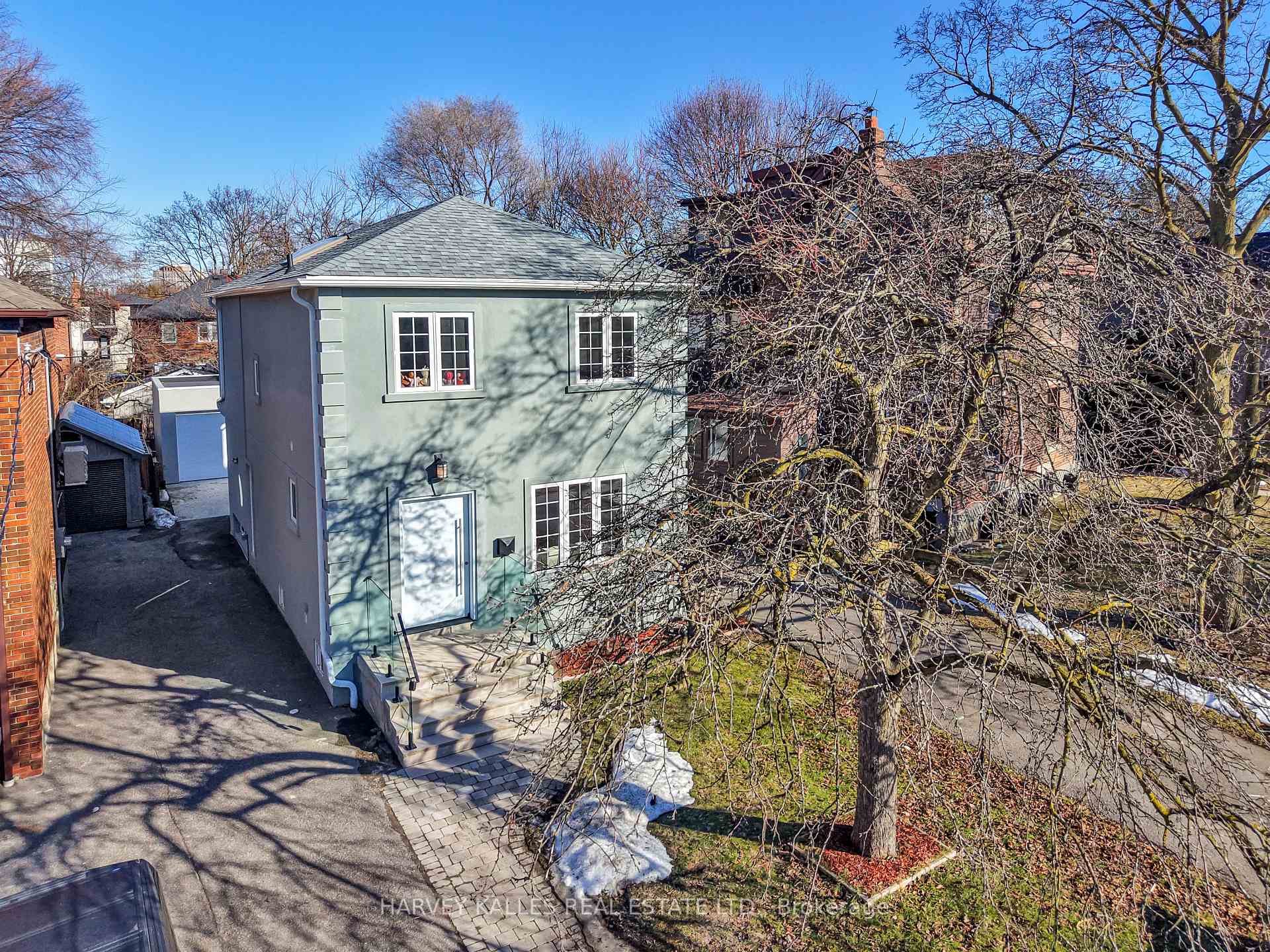 207 Sutherland Drive