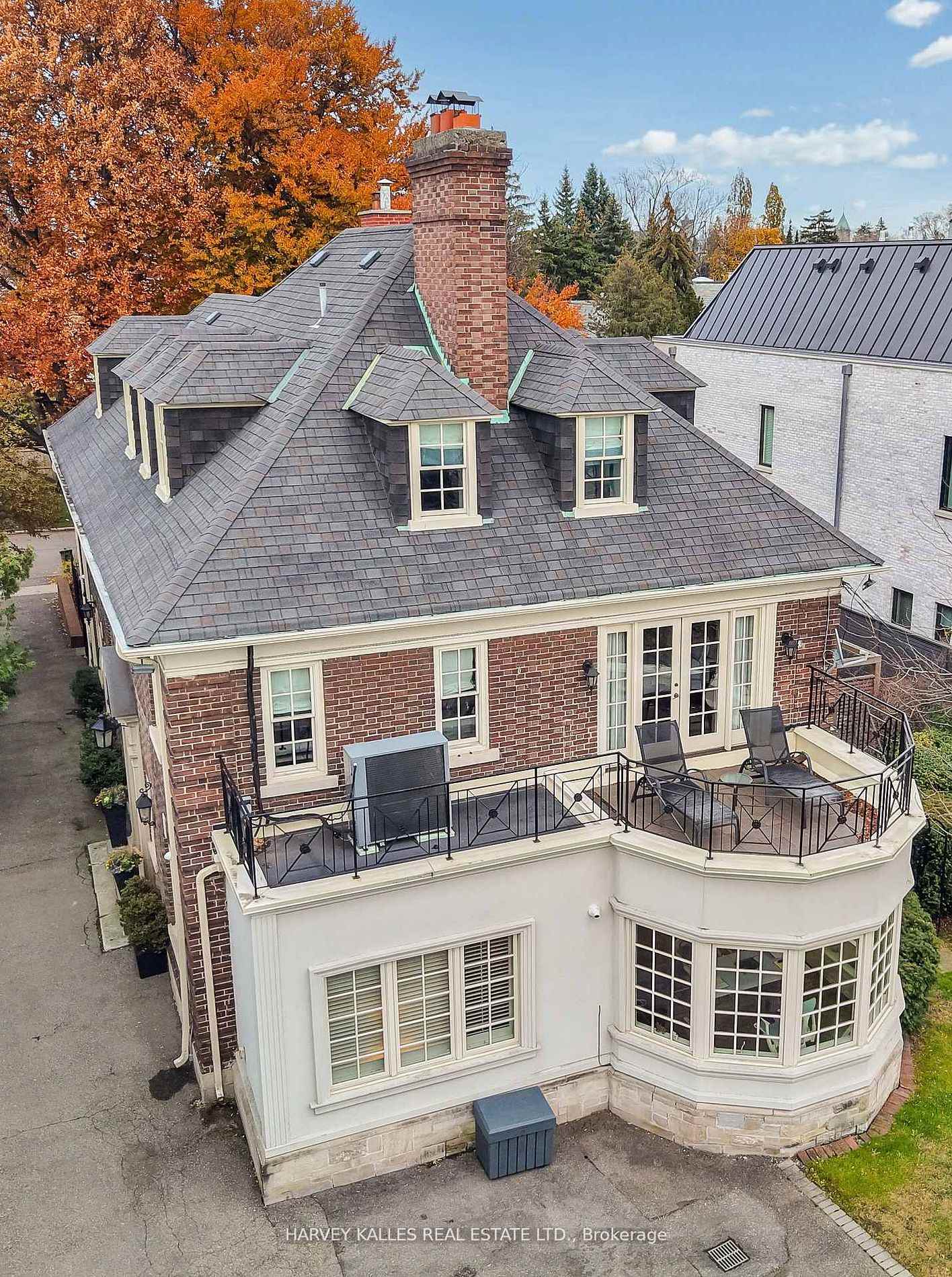 444 Russell Hill Road