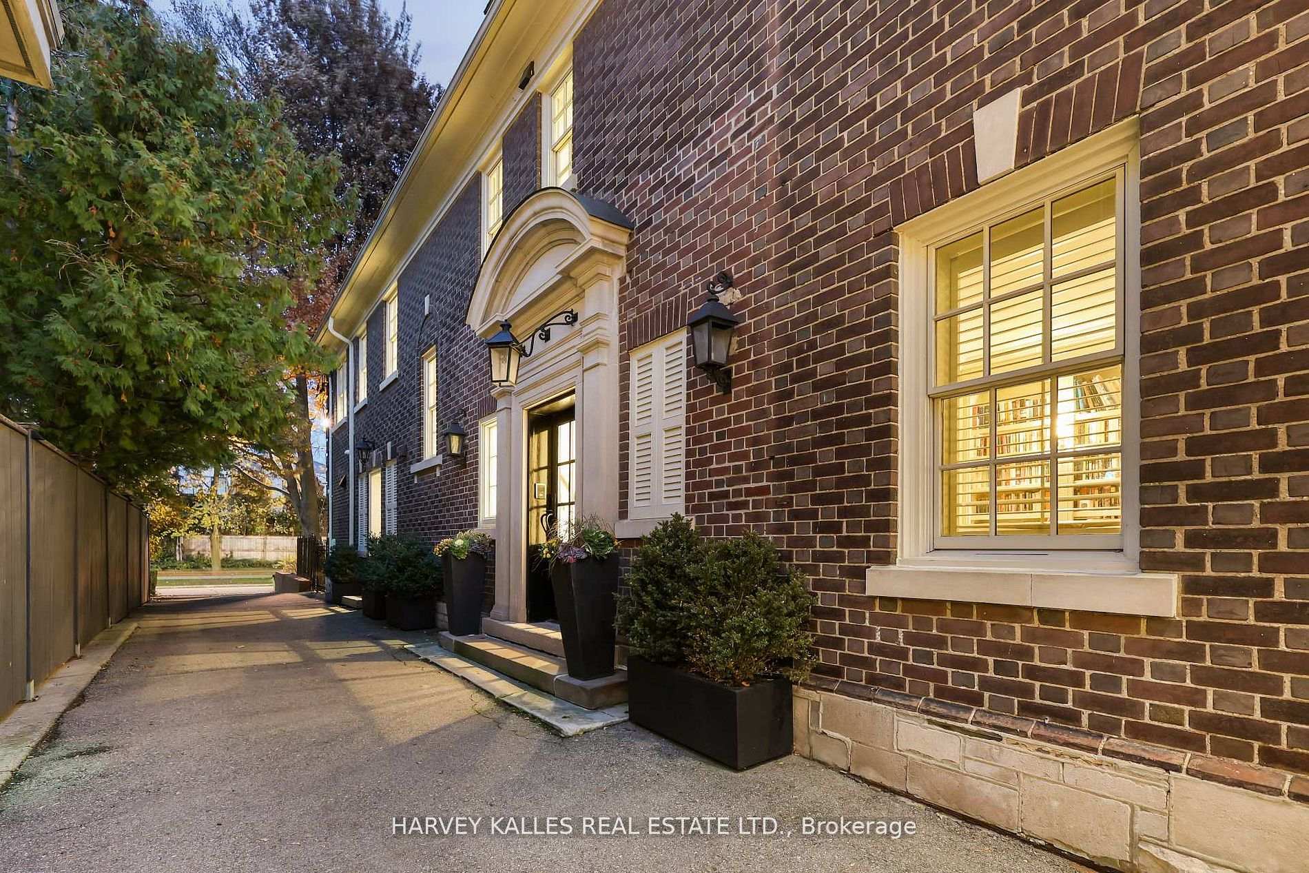 444 Russell Hill Road