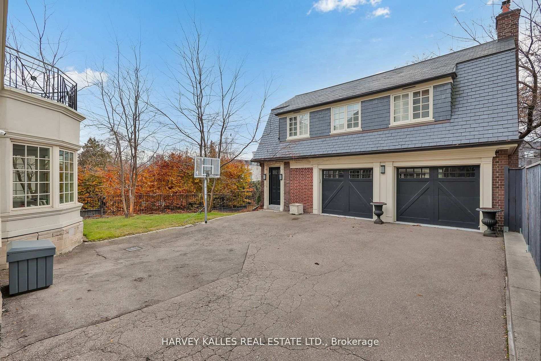 444 Russell Hill Road