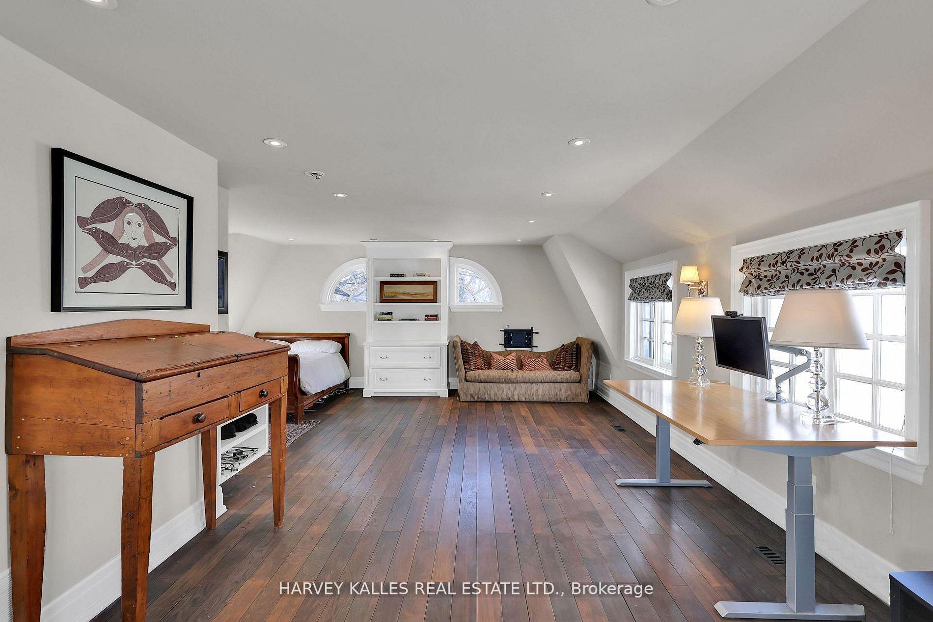 444 Russell Hill Road