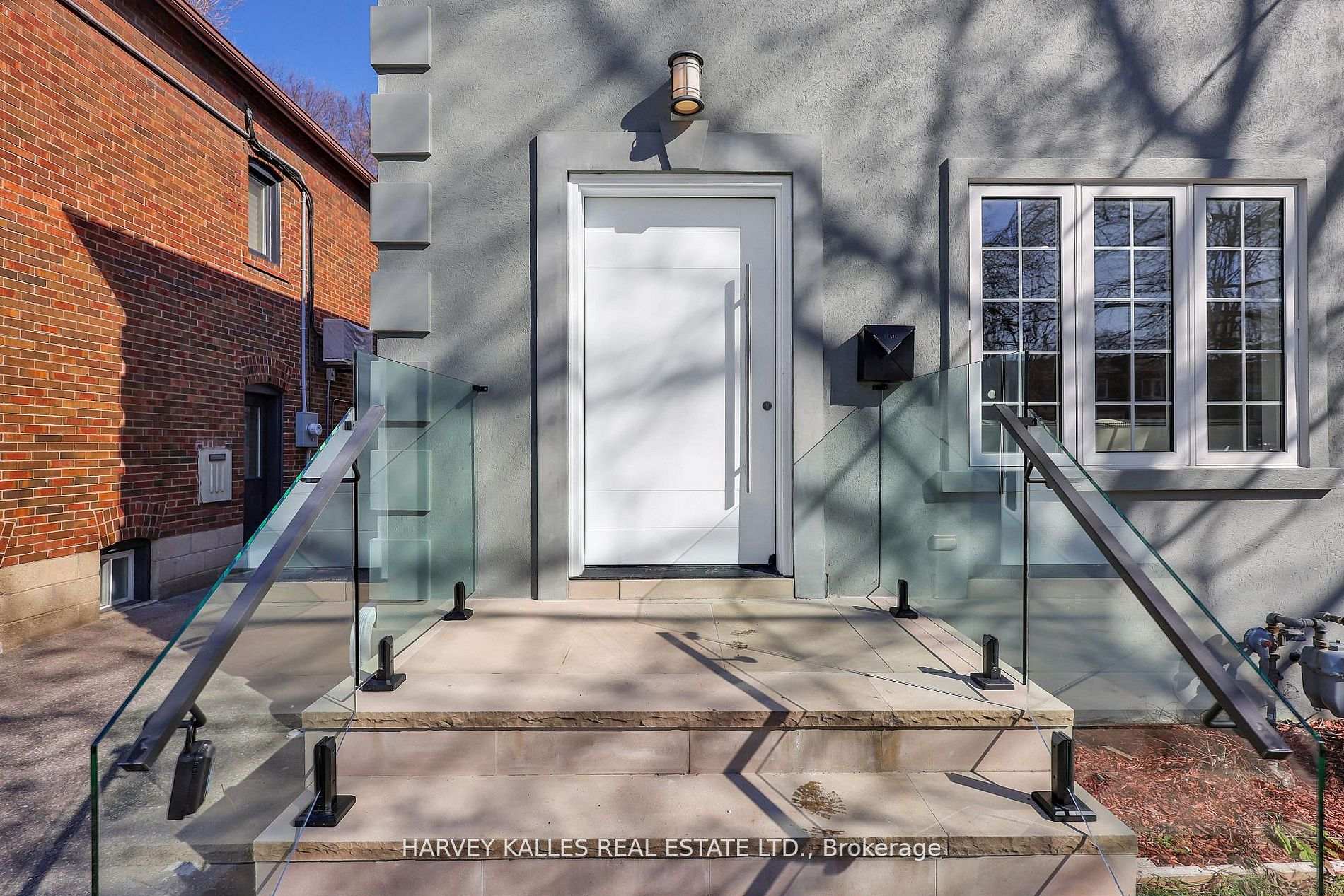 207 Sutherland Drive