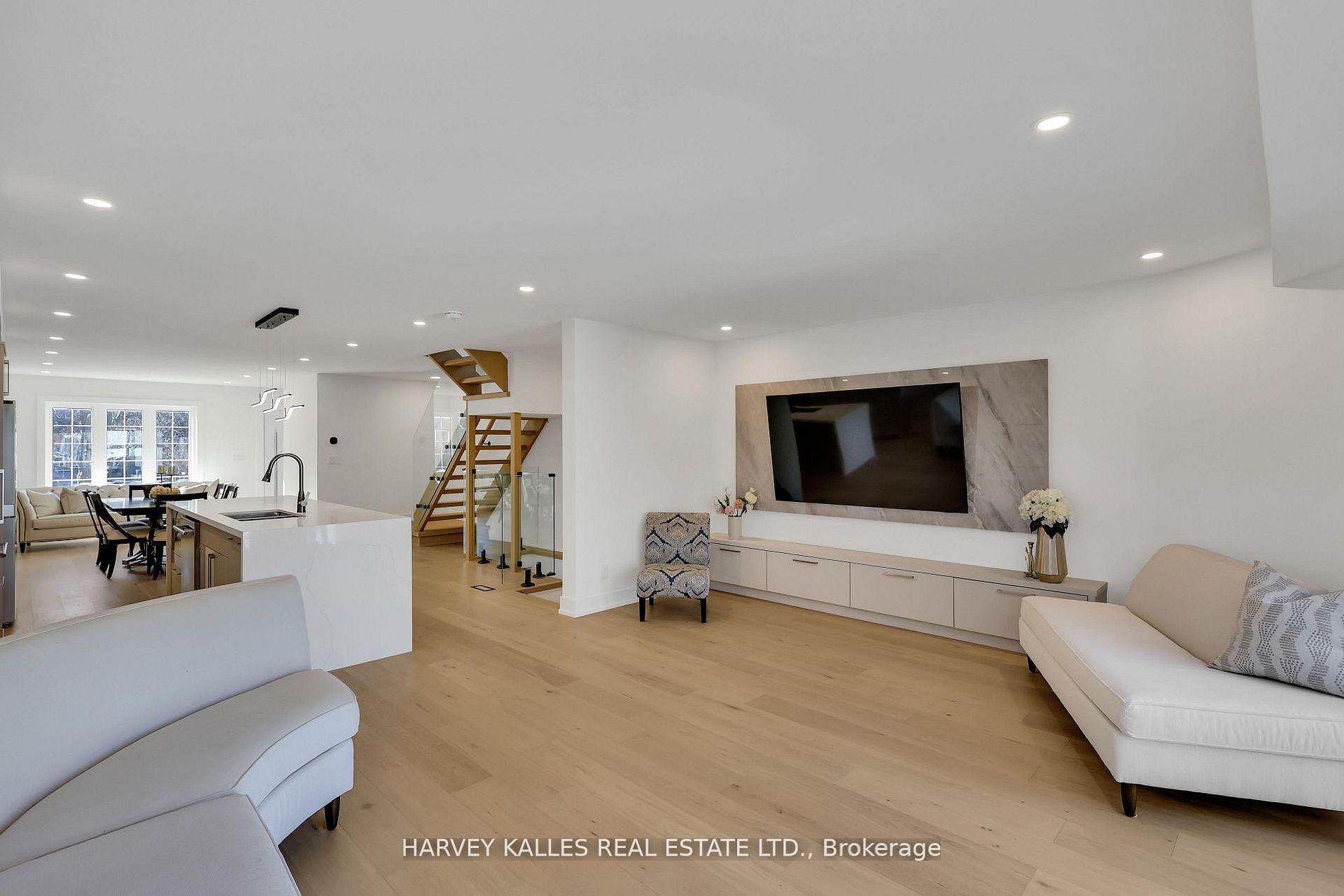 207 Sutherland Drive