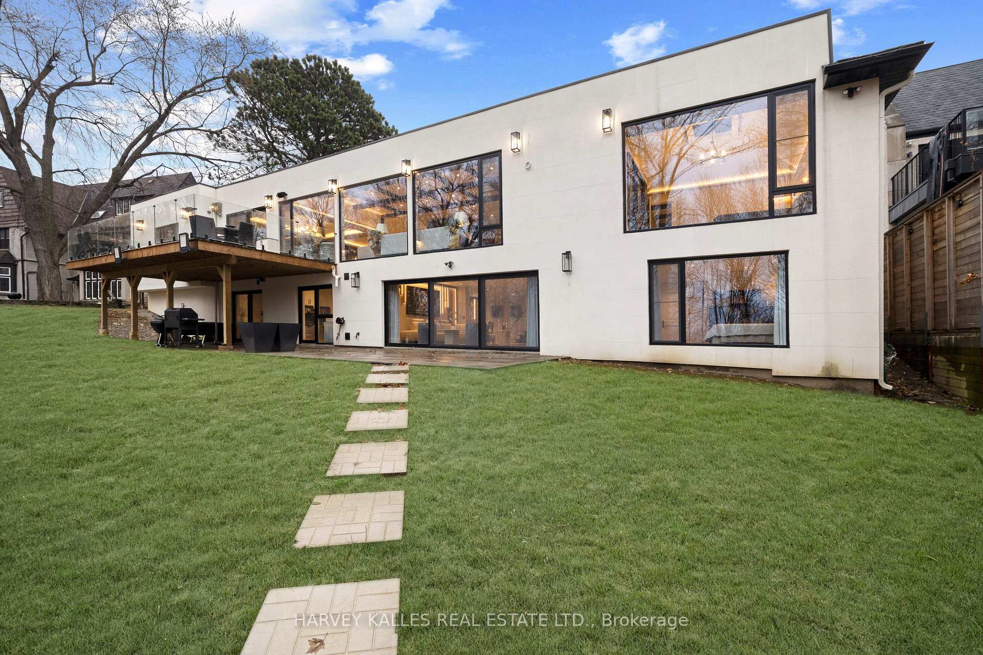 140 Sandringham Drive