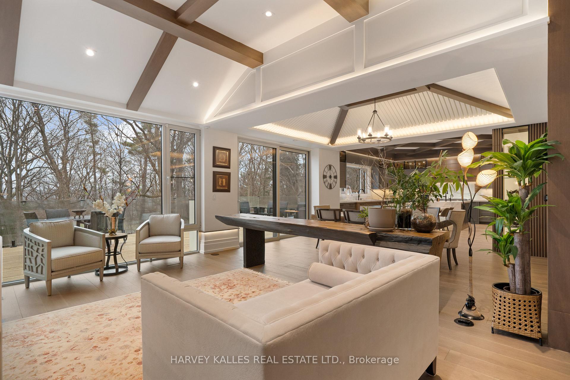 140 Sandringham Drive