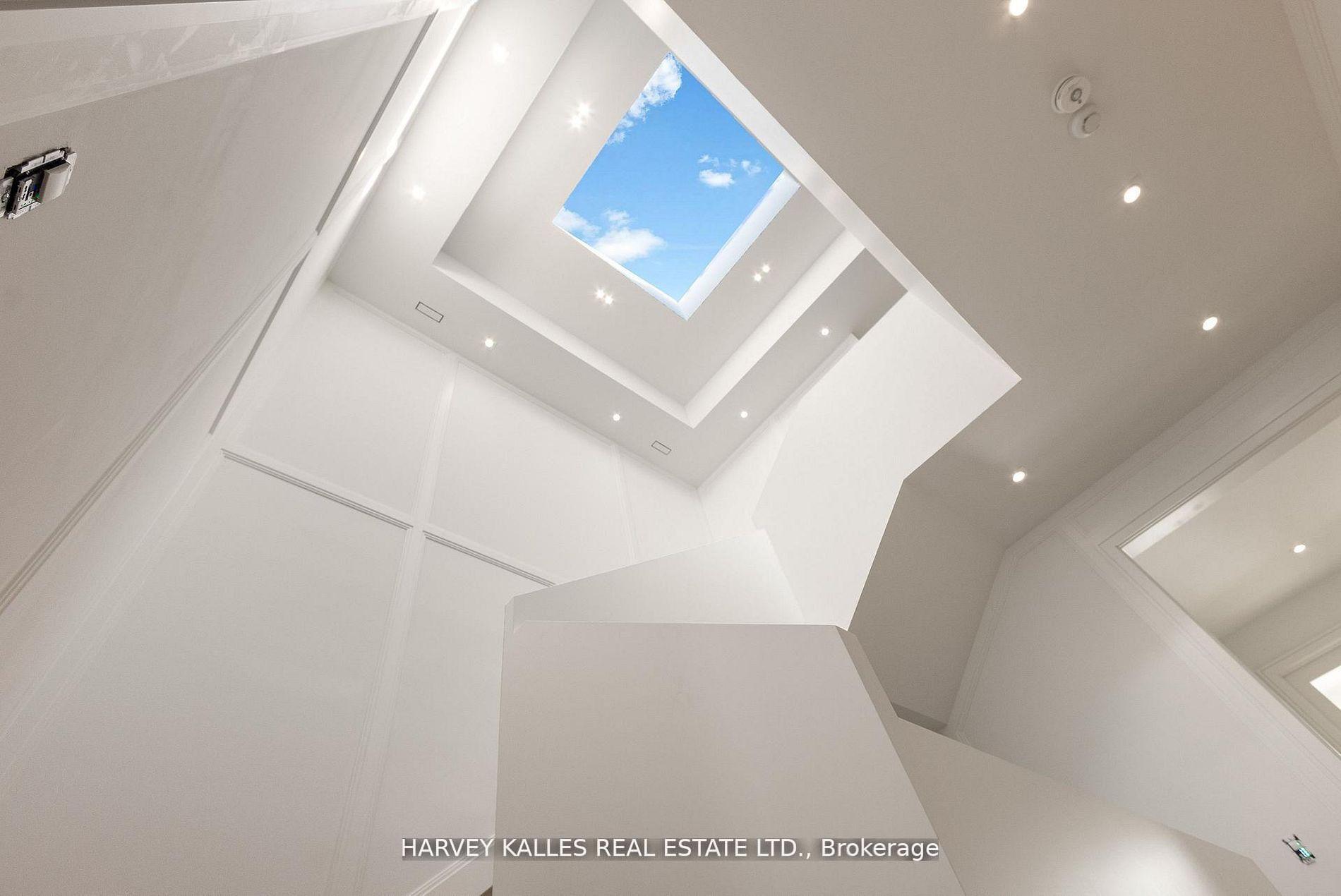 370 Glengrove Avenue W