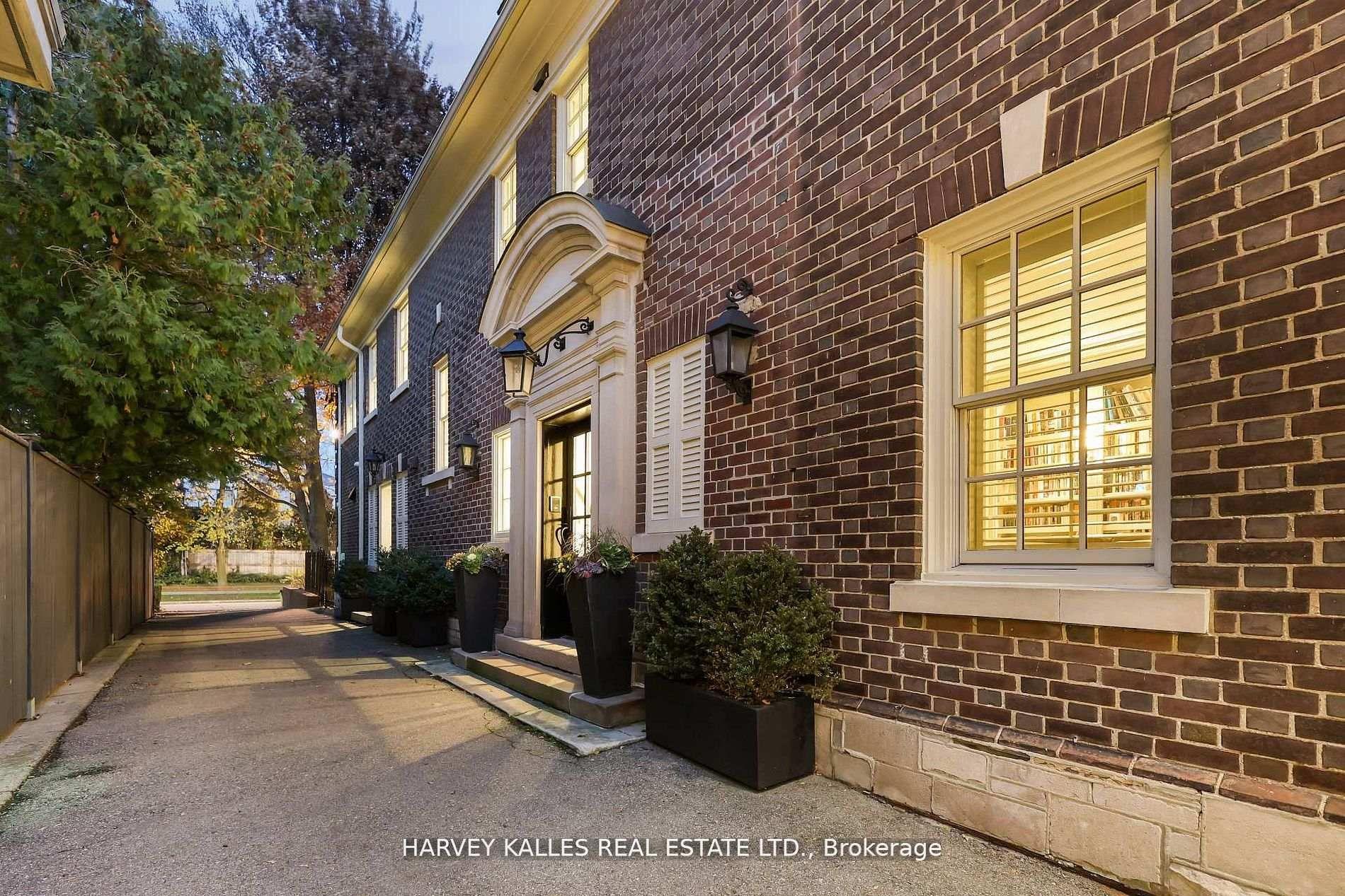 444 Russell Hill Road