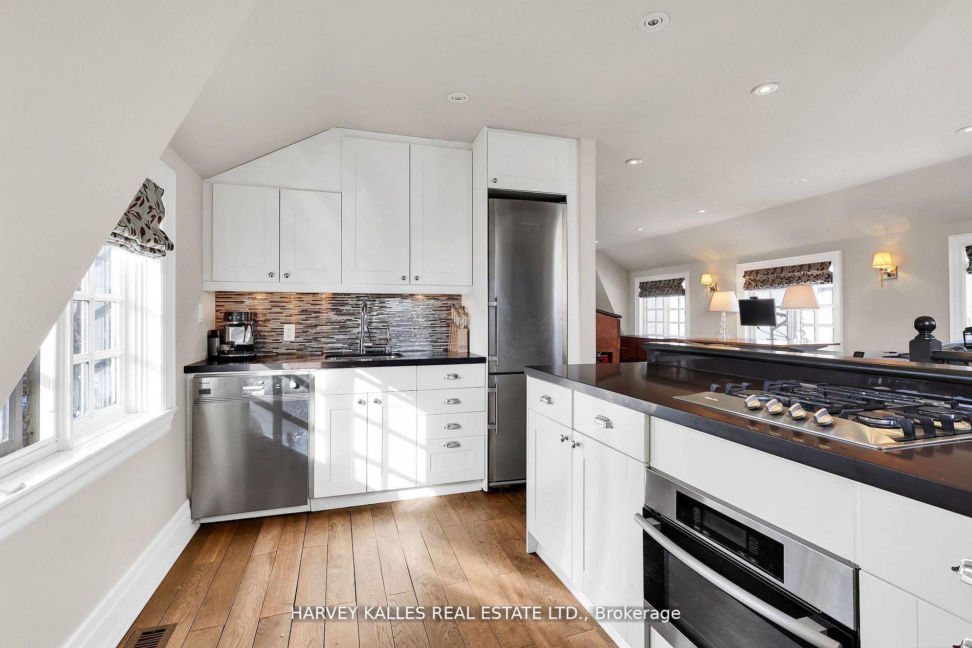 444 Russell Hill Road