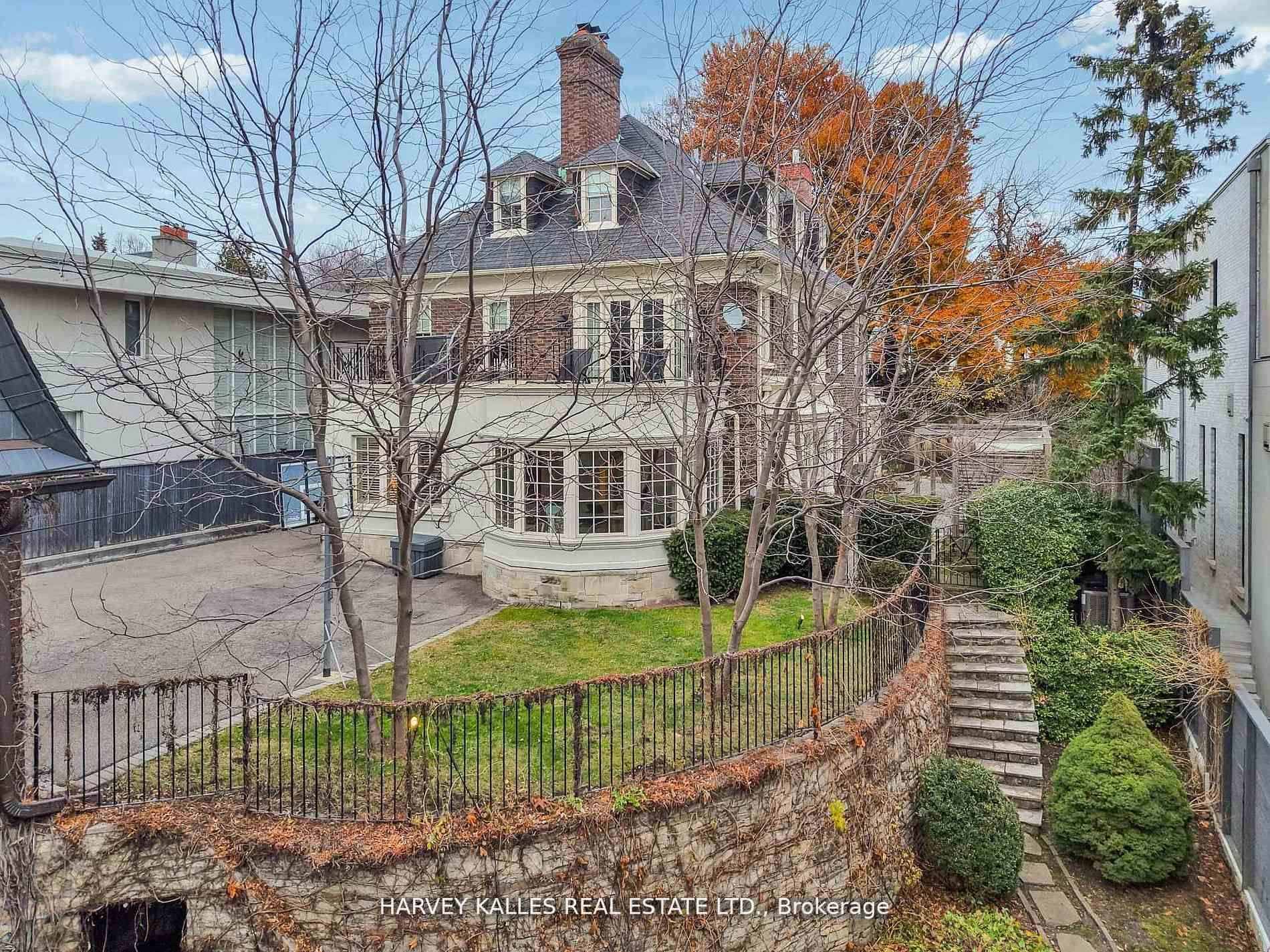 444 Russell Hill Road