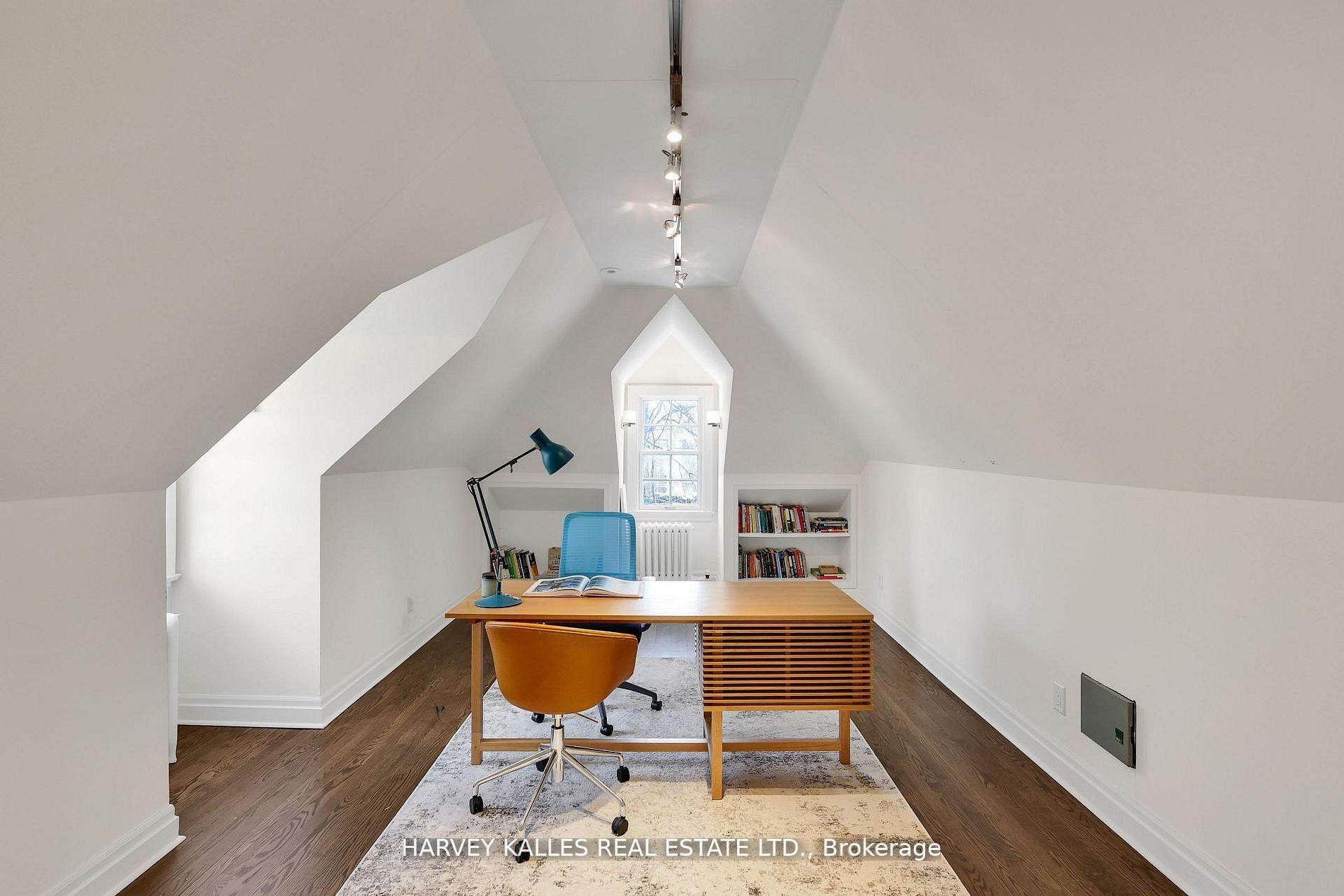 444 Russell Hill Road