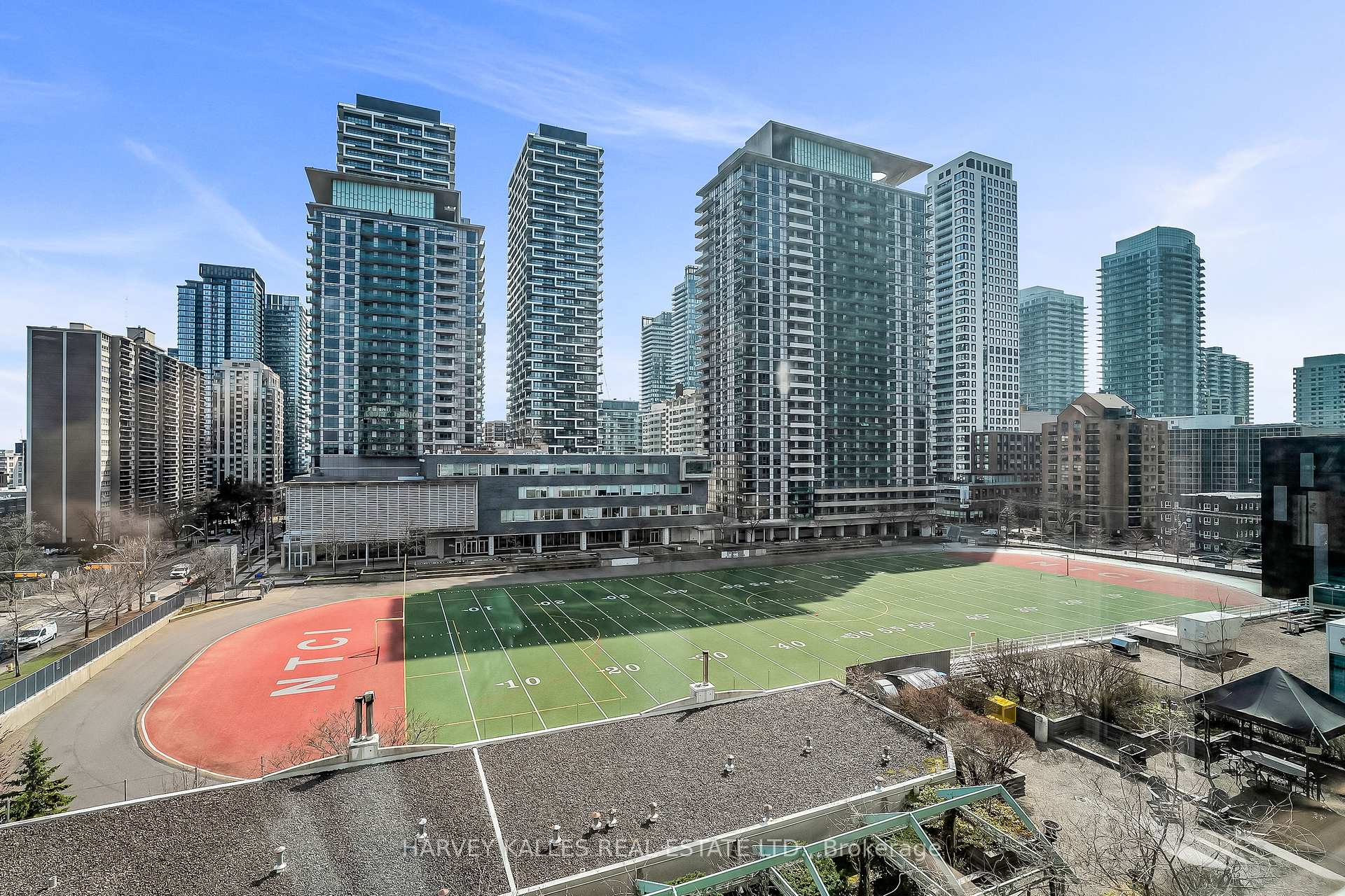 7 Broadway Avenue 609