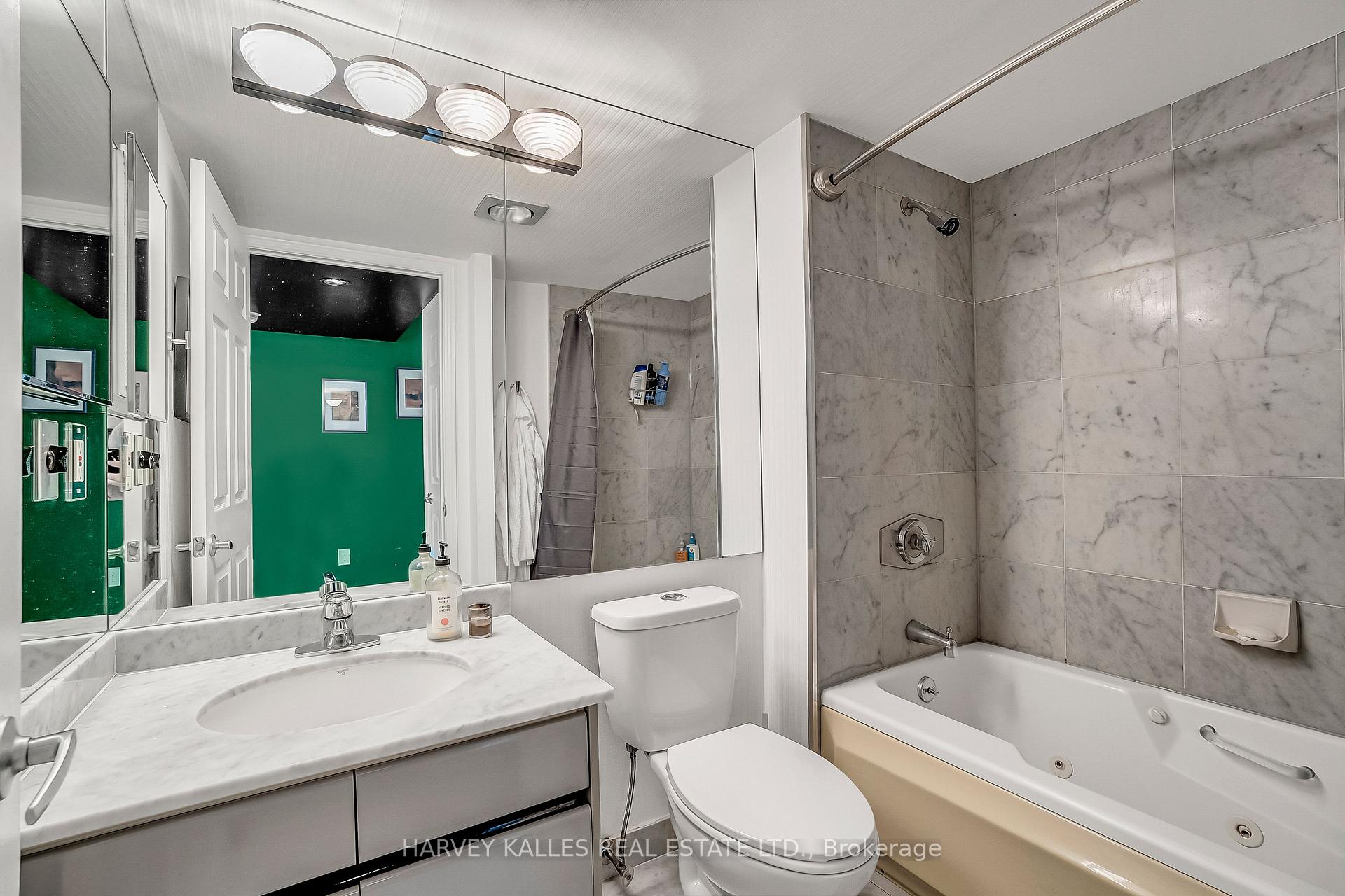 7 Broadway Avenue 609