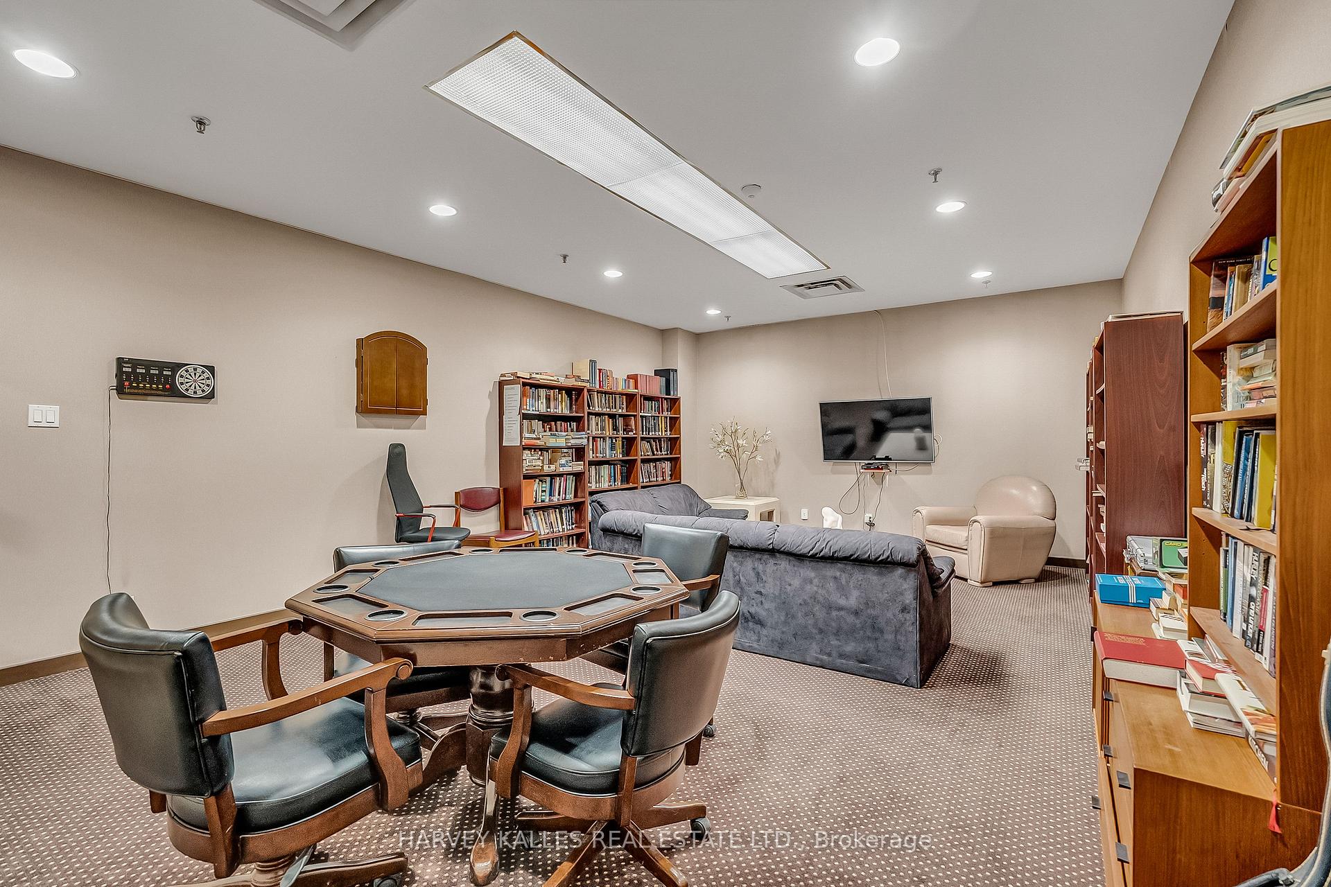 7 Broadway Avenue 609