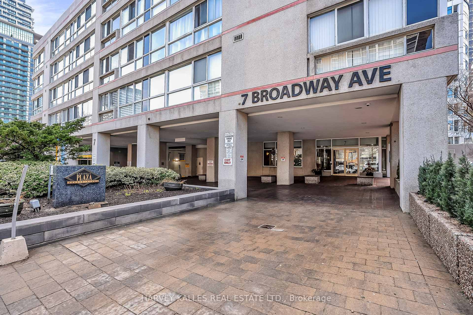 7 Broadway Avenue 609