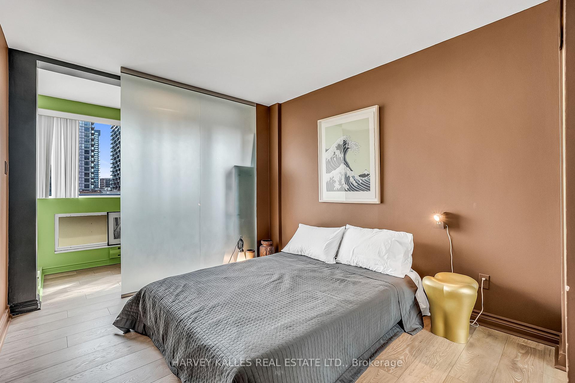 7 Broadway Avenue 609