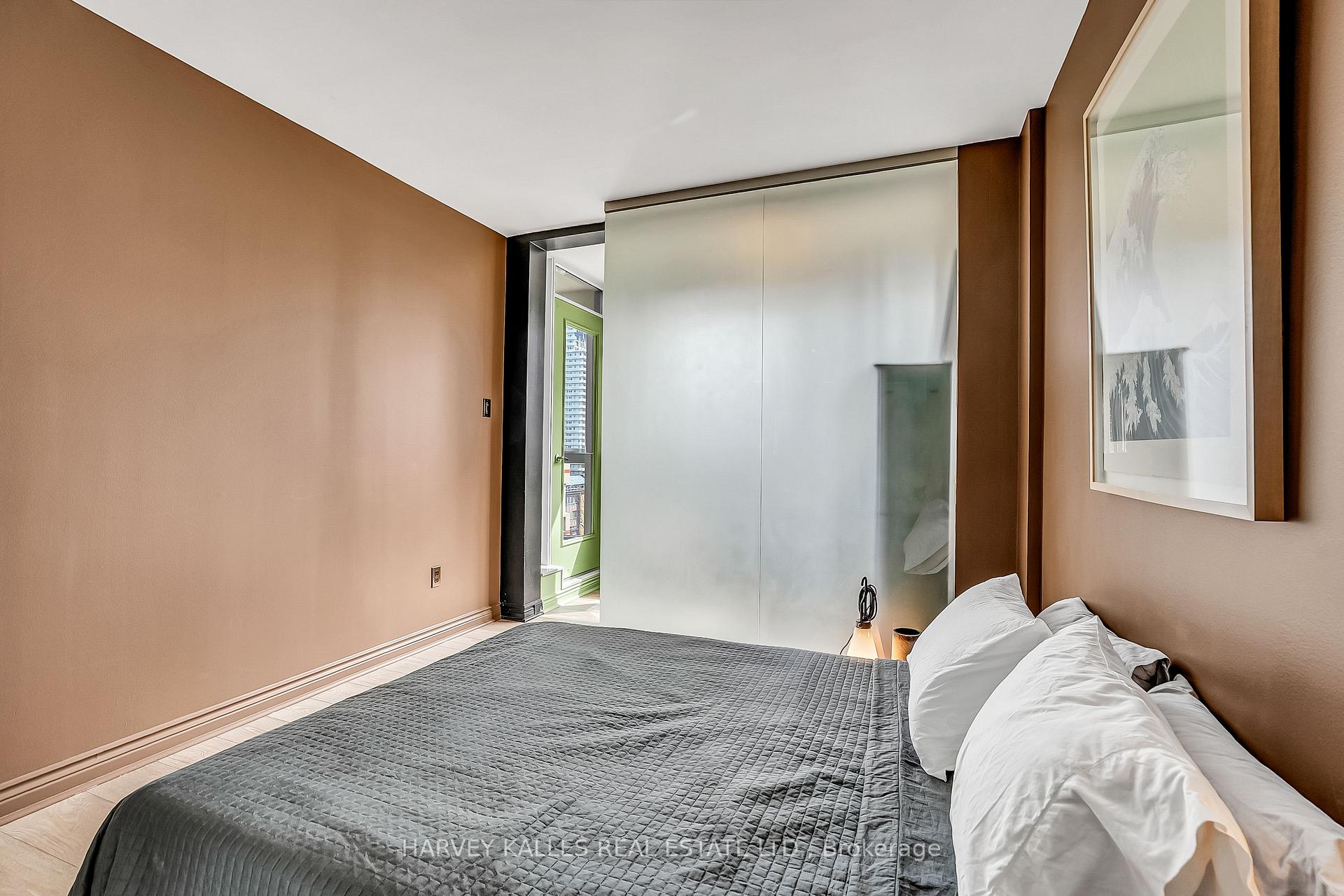 7 Broadway Avenue 609