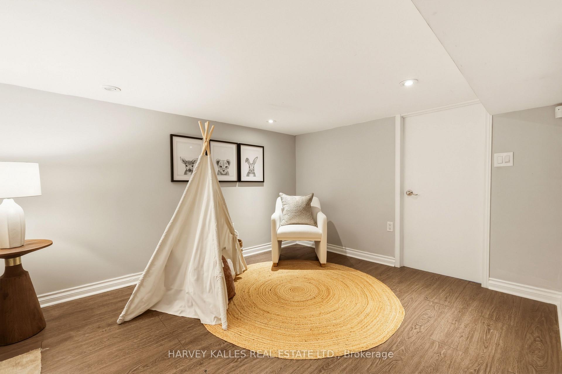 683 Hillsdale Avenue E