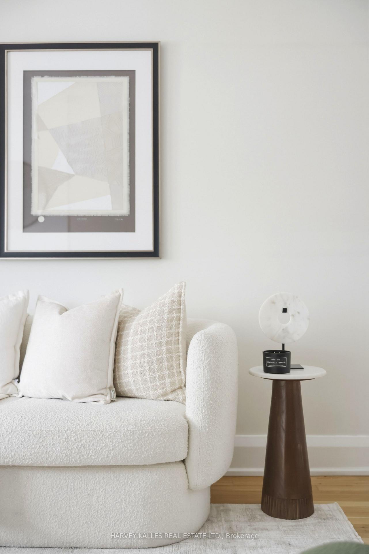 683 Hillsdale Avenue E