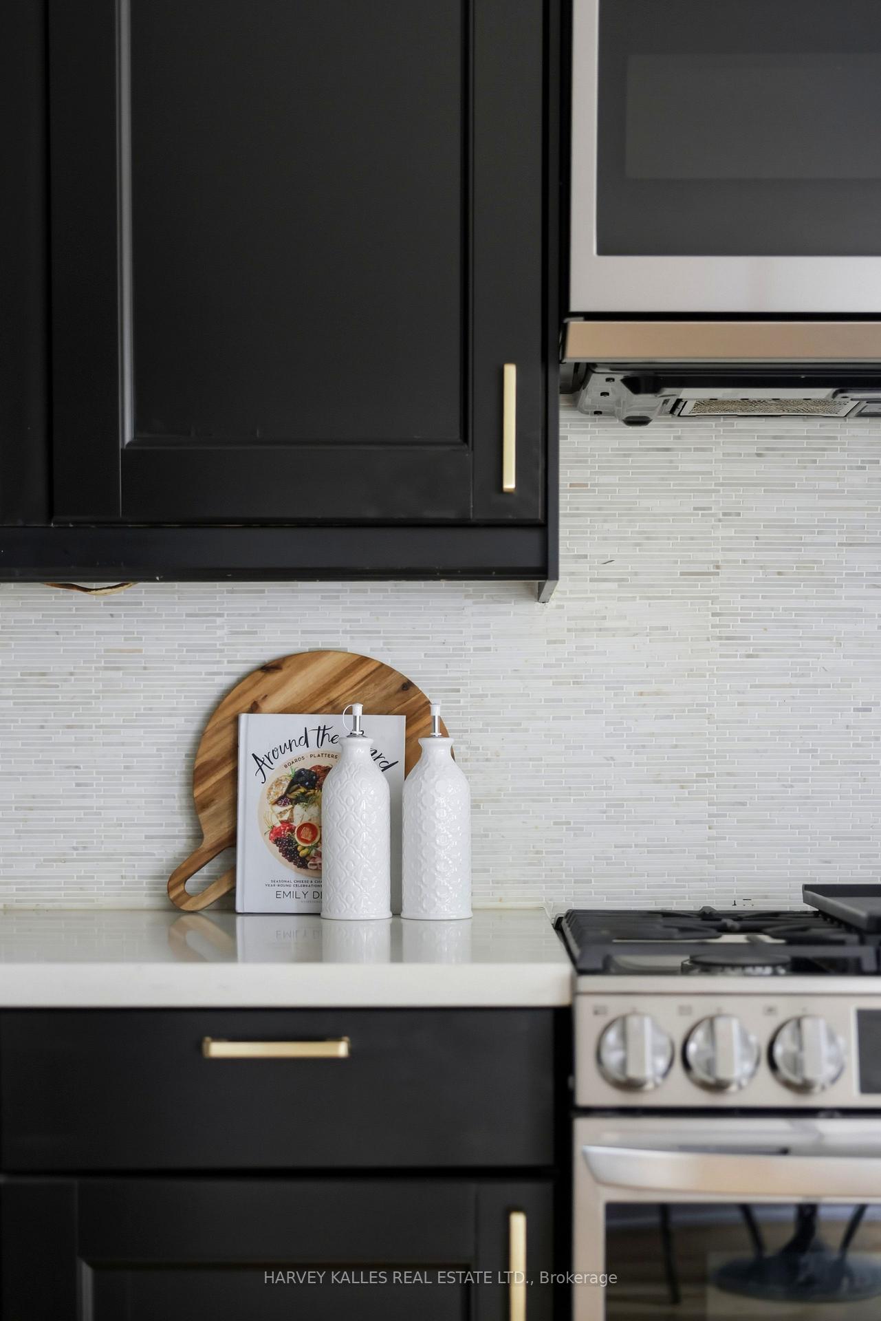 683 Hillsdale Avenue E