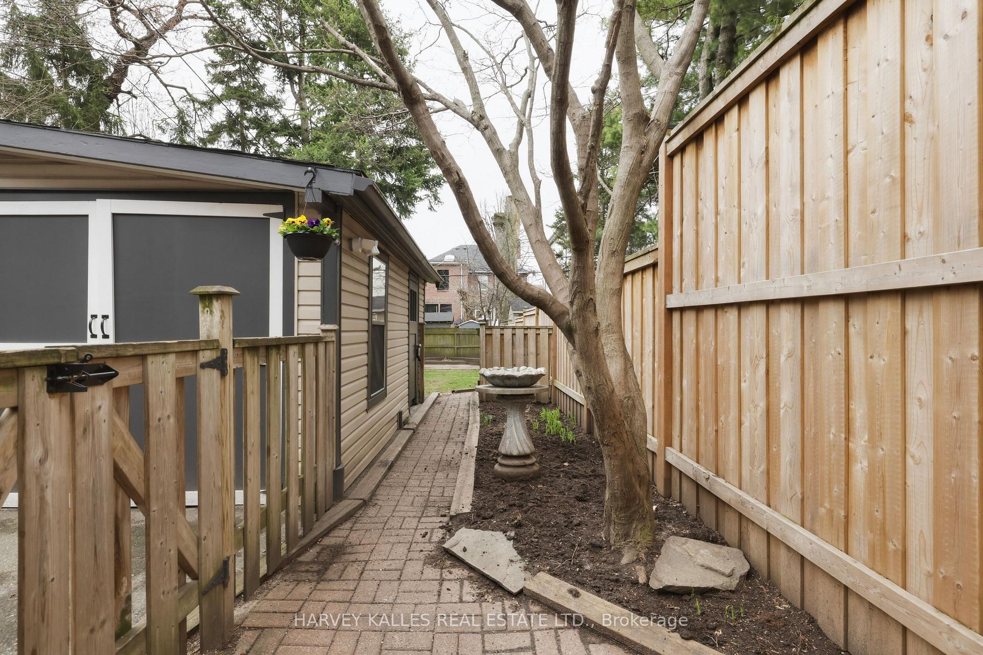 683 Hillsdale Avenue E